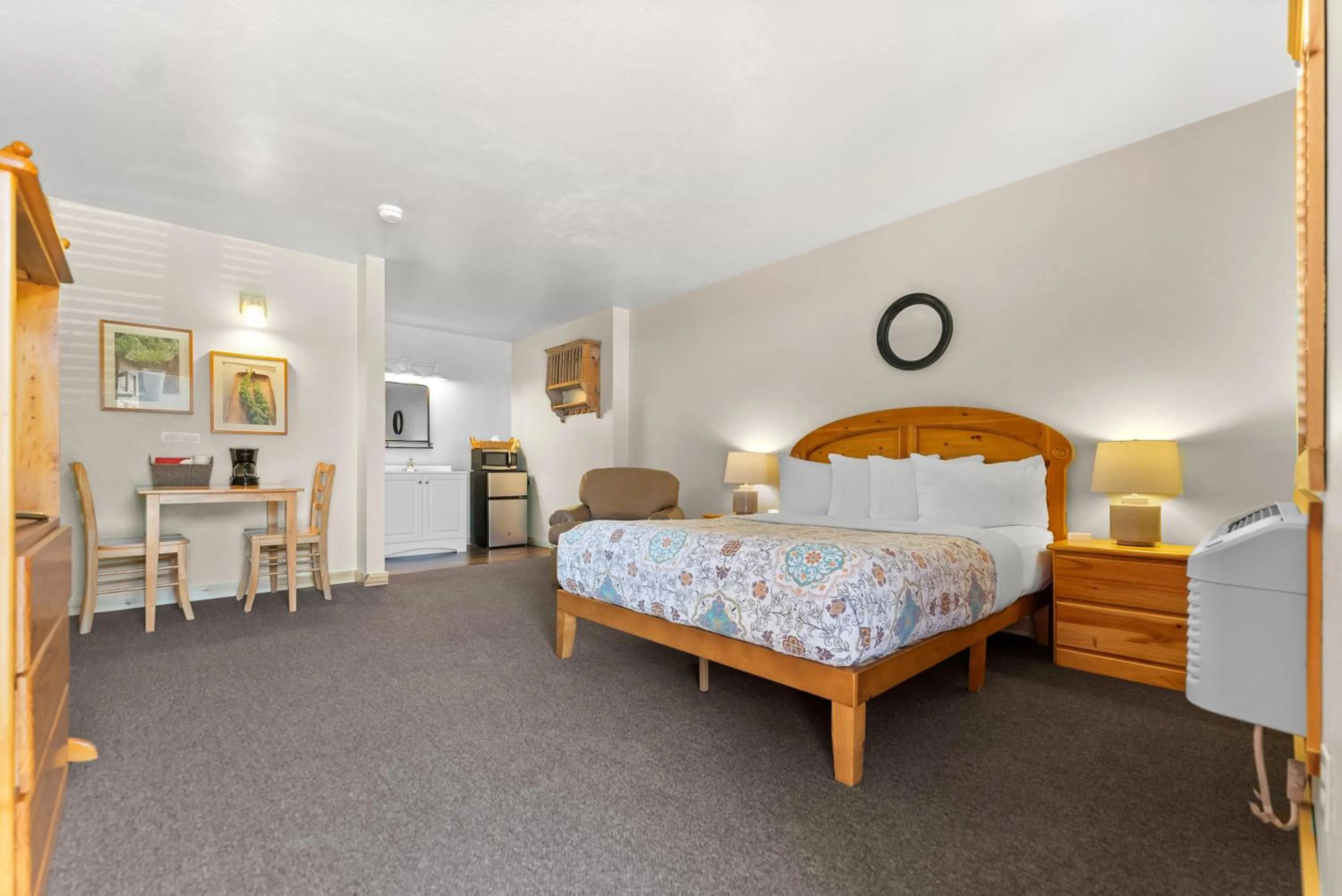 Bed in Mt Gardner Inn