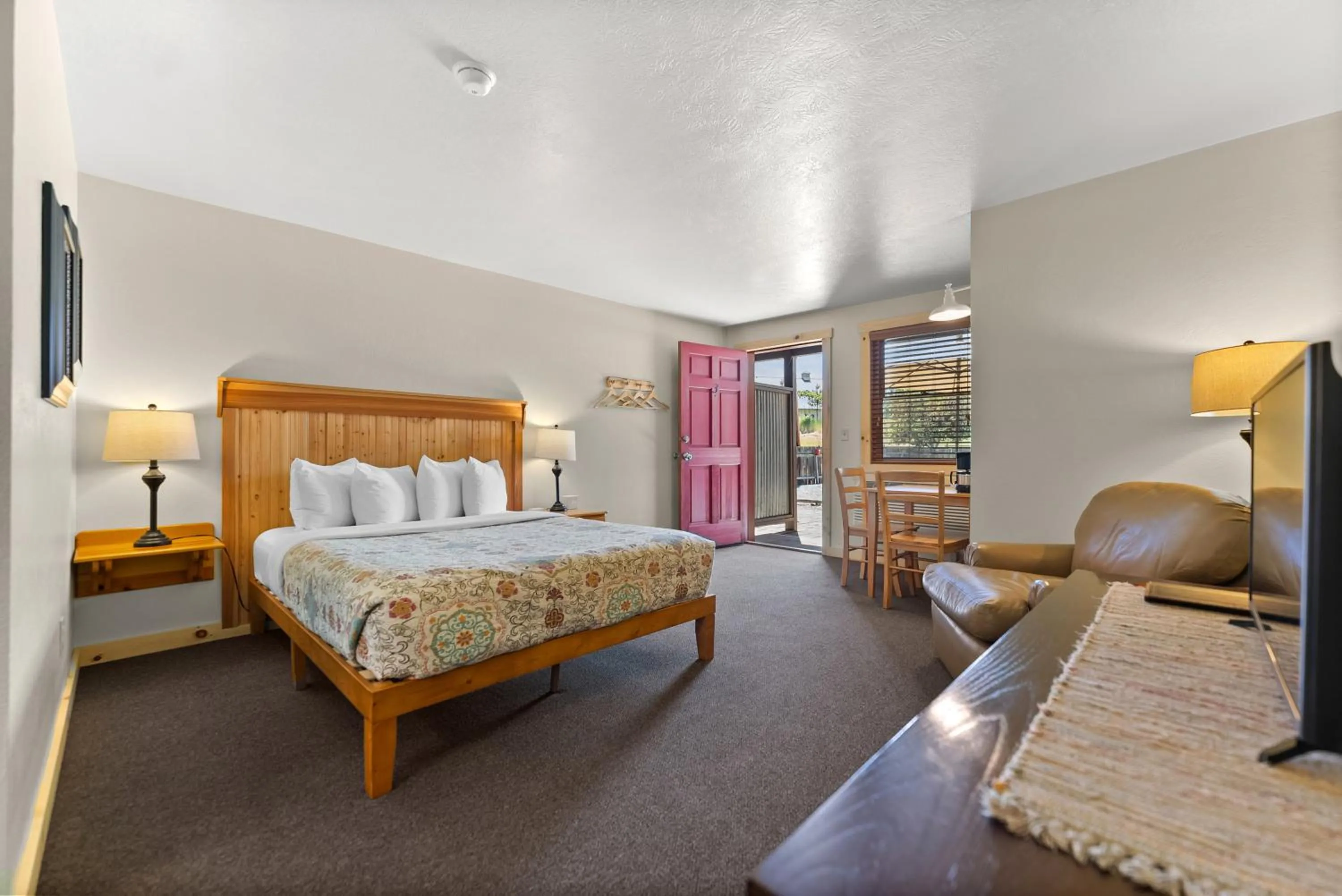 Bed in Mt Gardner Inn