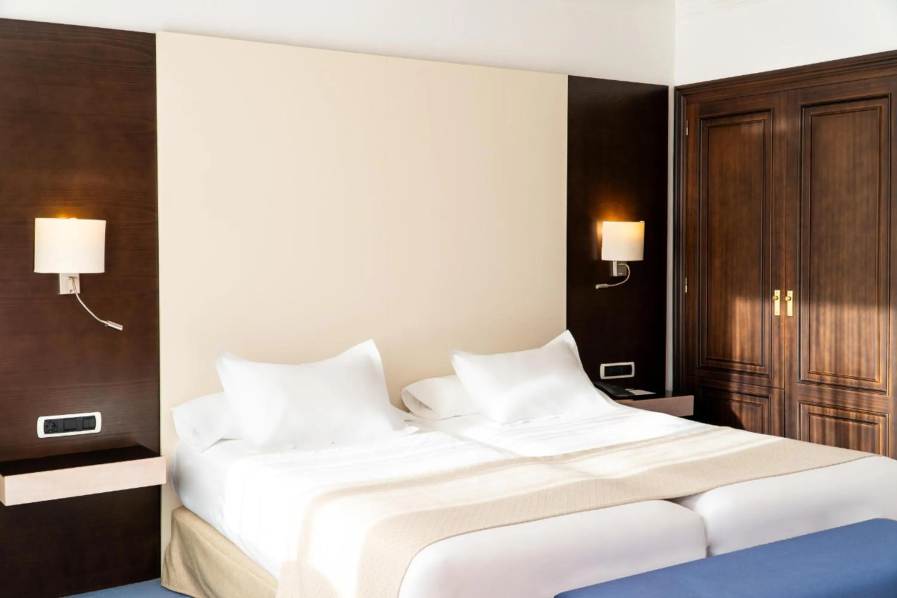 Bedroom, Bed in GPRO Valparaiso Palace & Spa