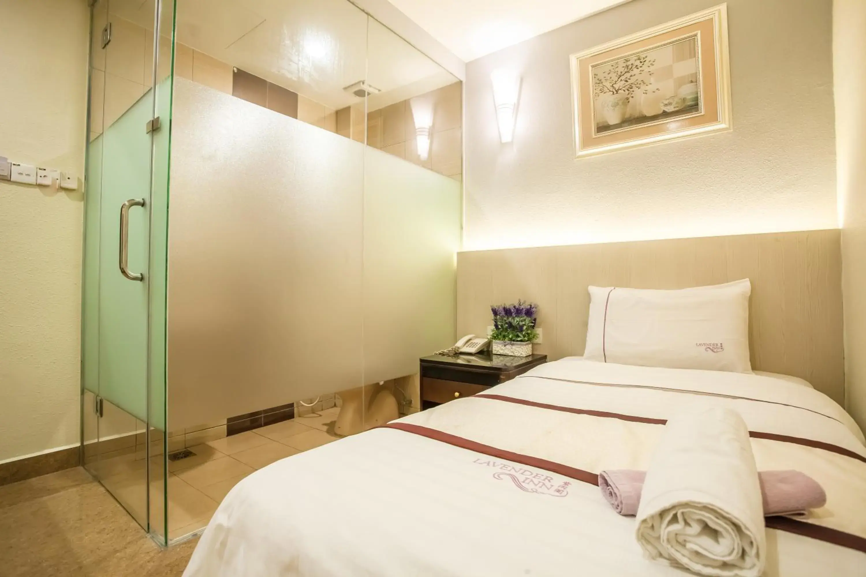 Single Room in Lavender Inn Nusa Bestari Single Room in Lavender Inn Nusa Bestari