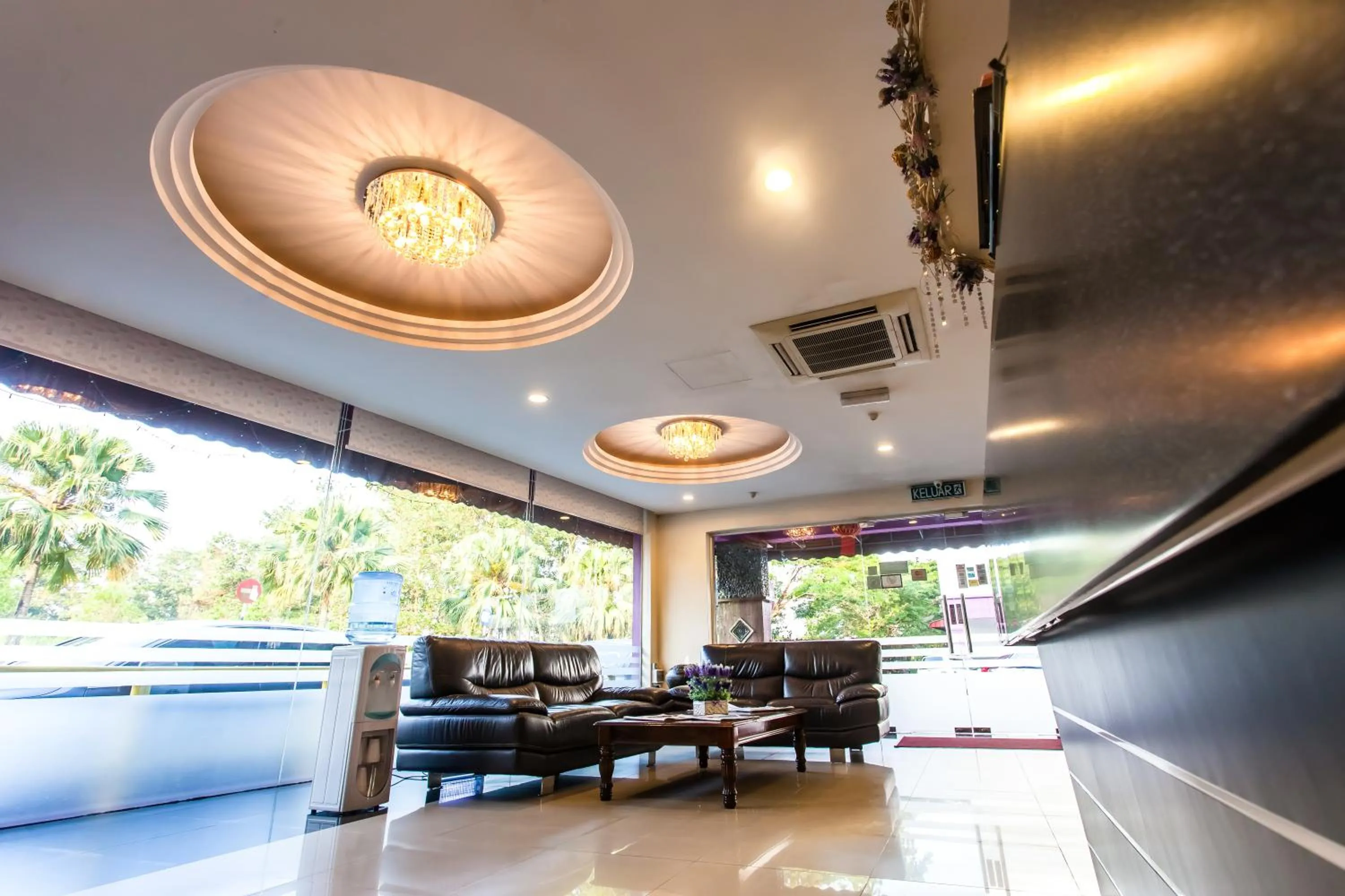 Lobby or reception in Lavender Inn Nusa Bestari