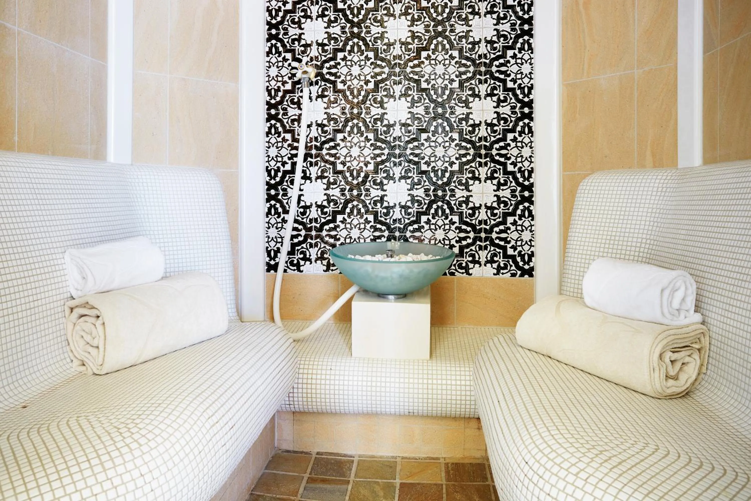 Spa and wellness centre/facilities in Grupotel Macarella Suites & Spa