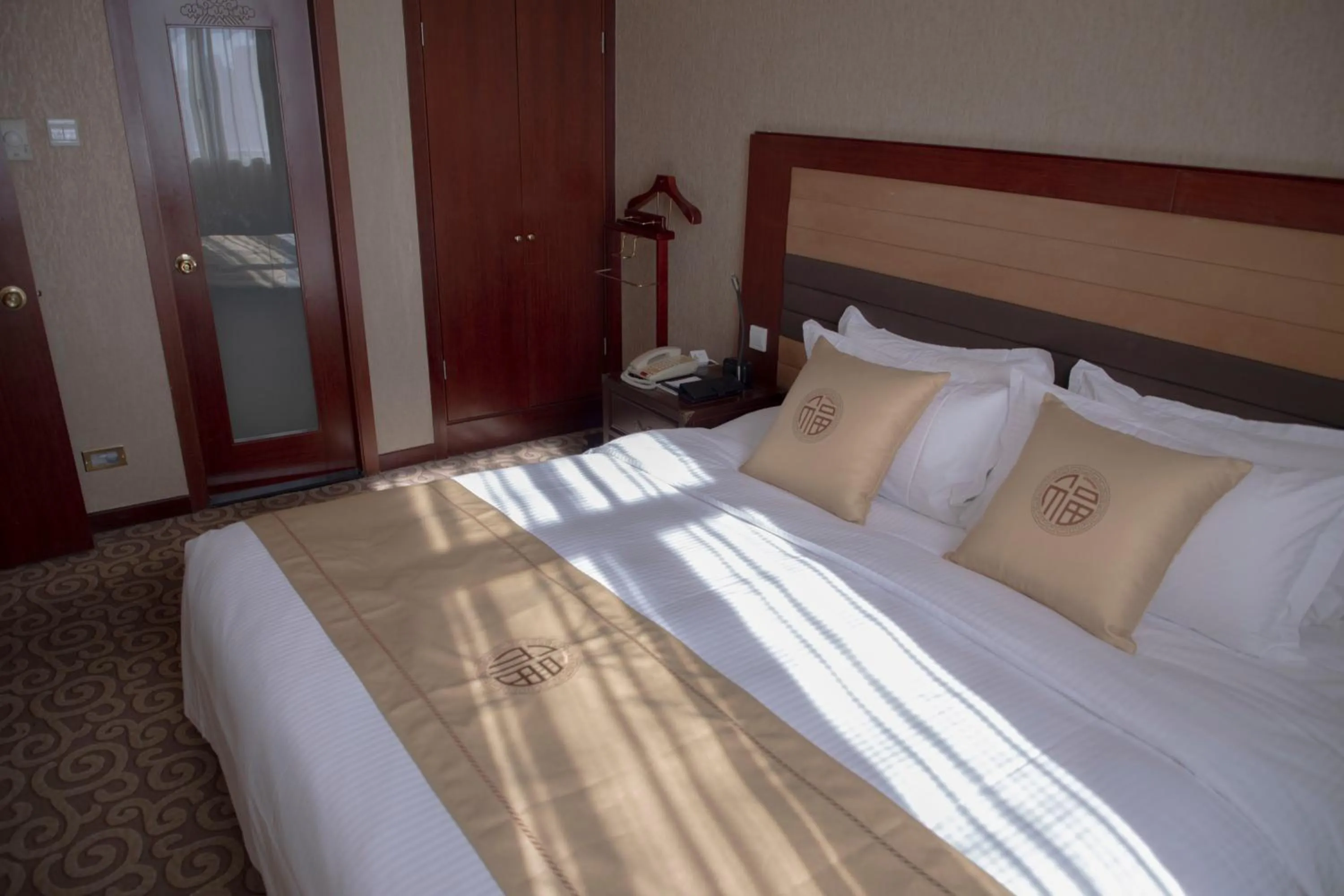 Bed in Jianguo Qianmen Beijing