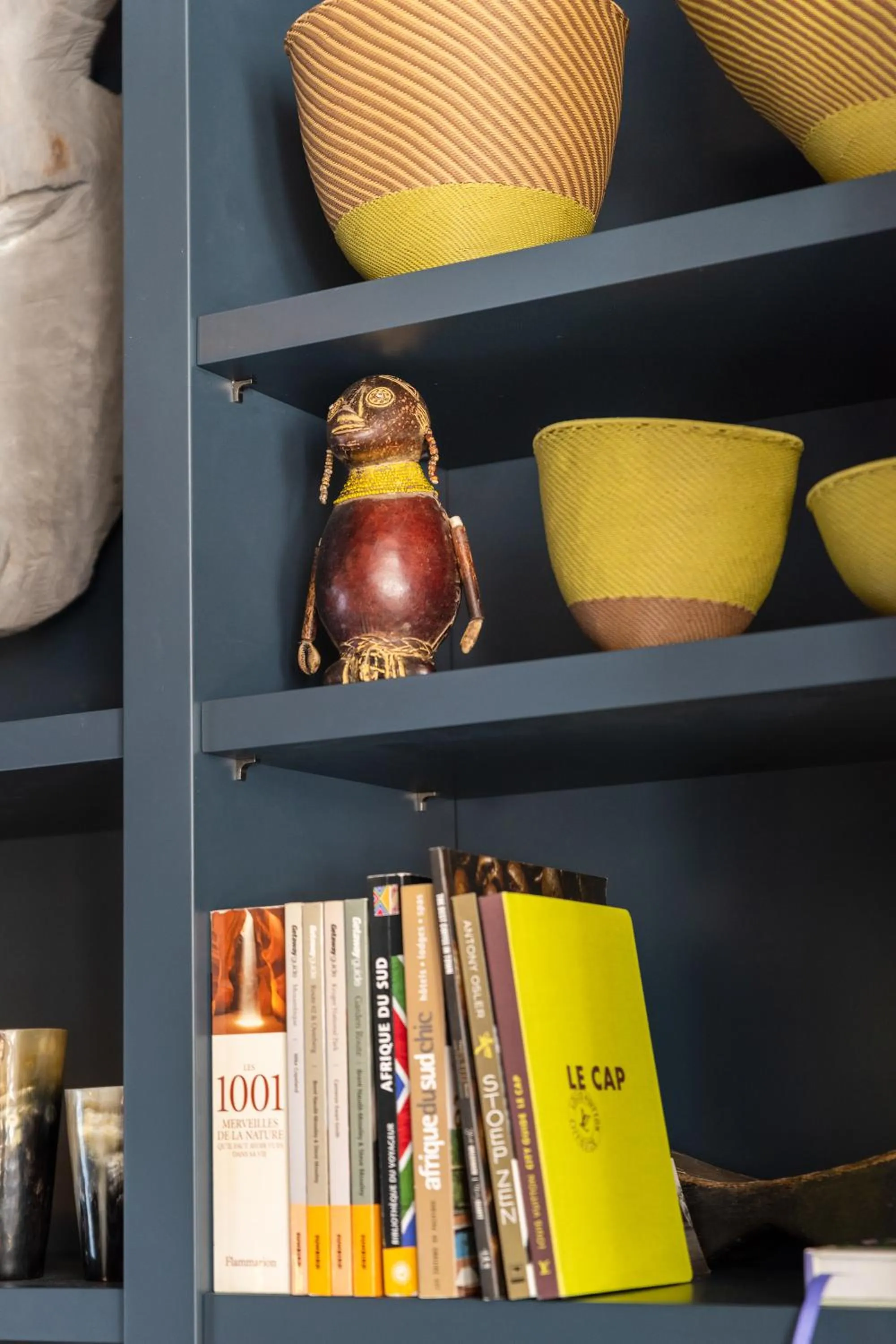 Library in iGadi House Boutique Hotel