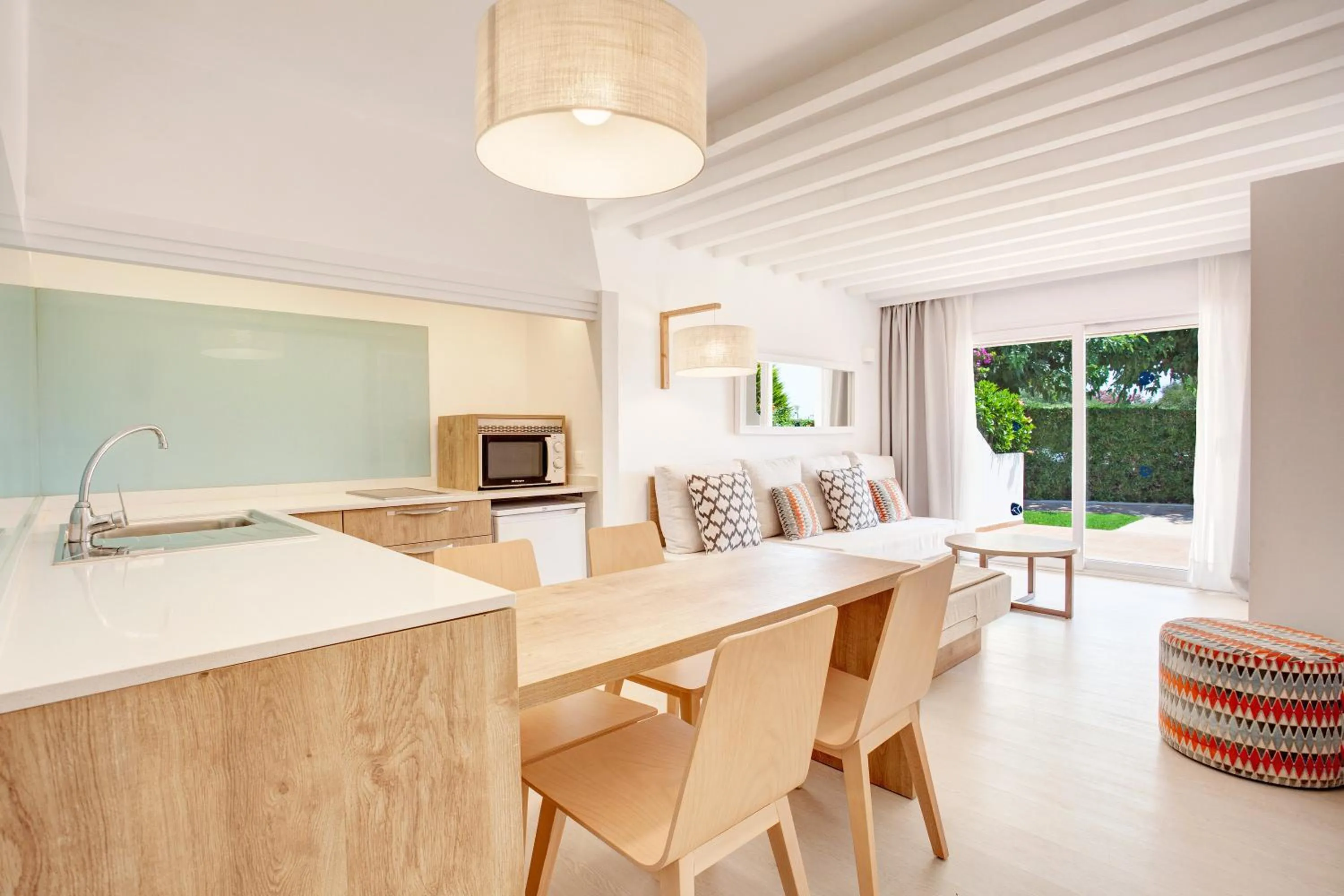 Kitchen or kitchenette in Grupotel Aldea Cala'n Bosch