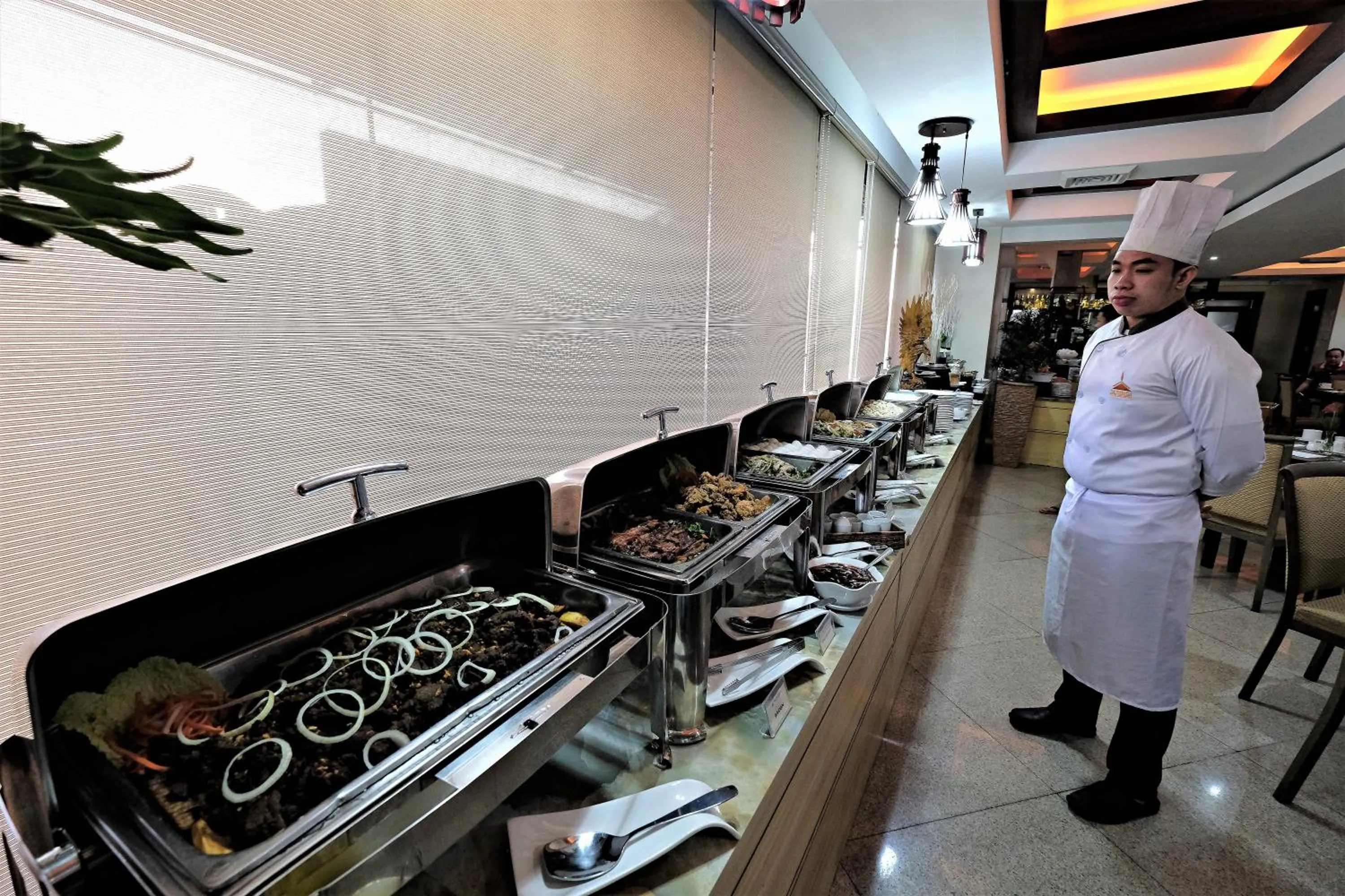 Breakfast in The Pinnacle Hotel and Suites