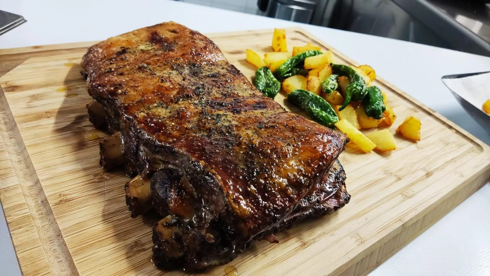 Restaurant/places to eat in Hotel Real