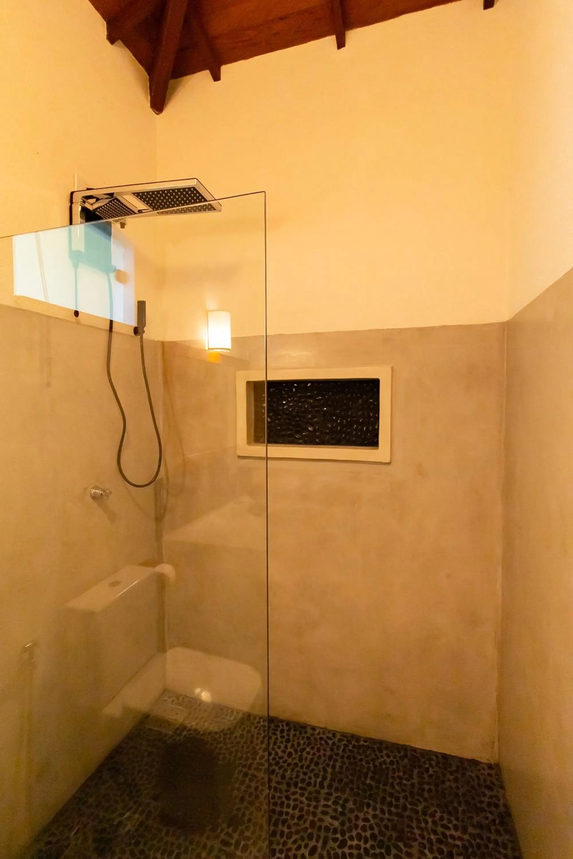 Shower in Vila Marina