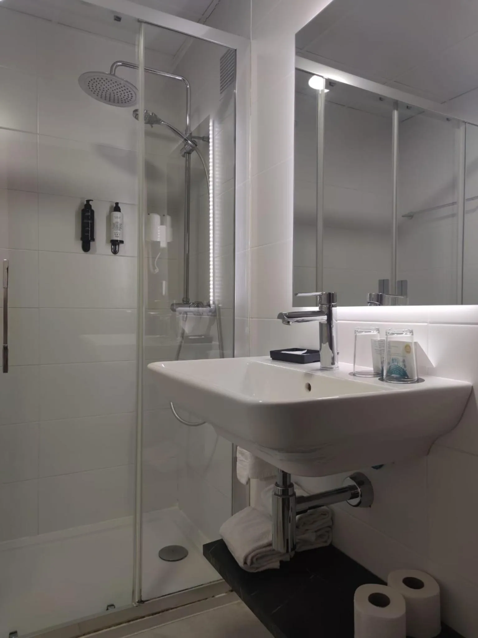 Bathroom in Aparthotel Los Girasoles