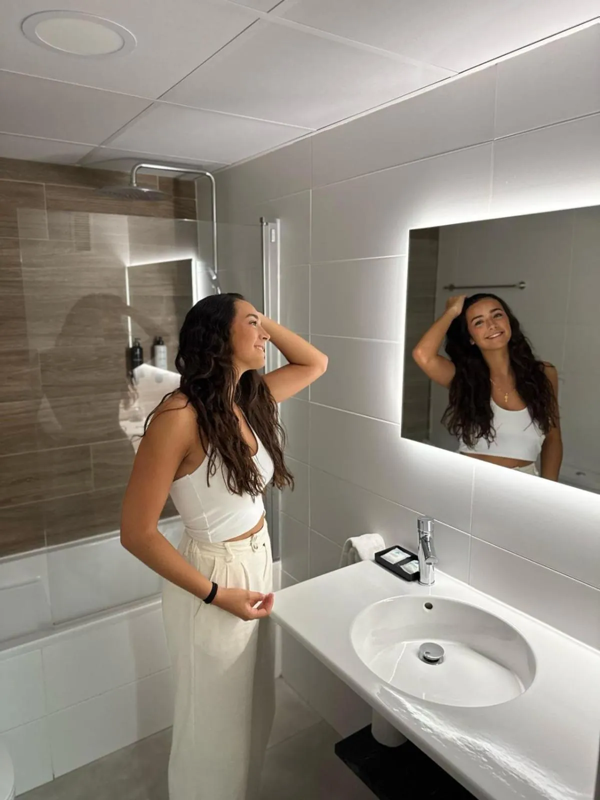 Bathroom in Aparthotel Los Girasoles