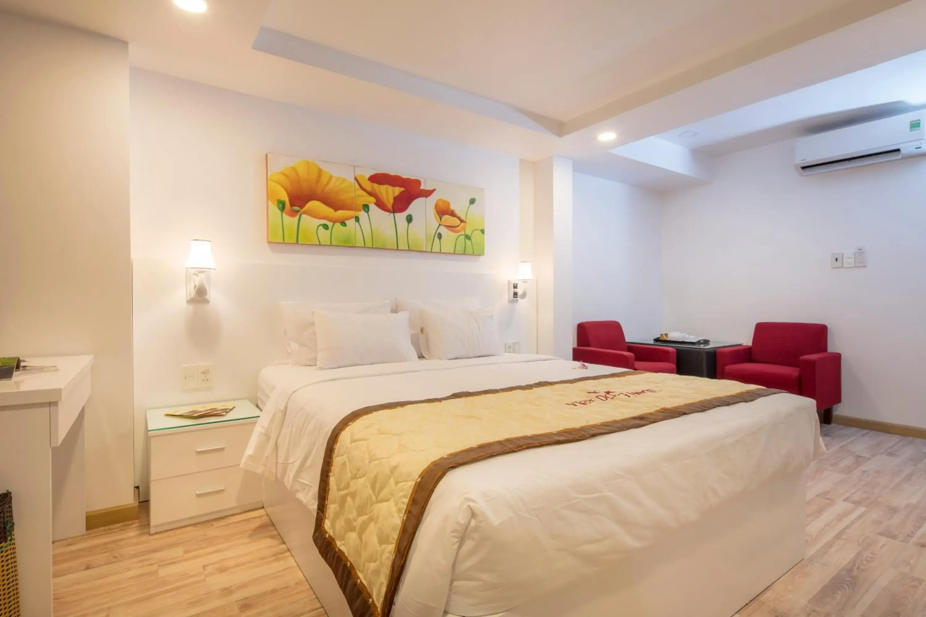 Superior Double Room in Vien Dong Hotel 3 Superior Double Room in Vien Dong Hotel 3