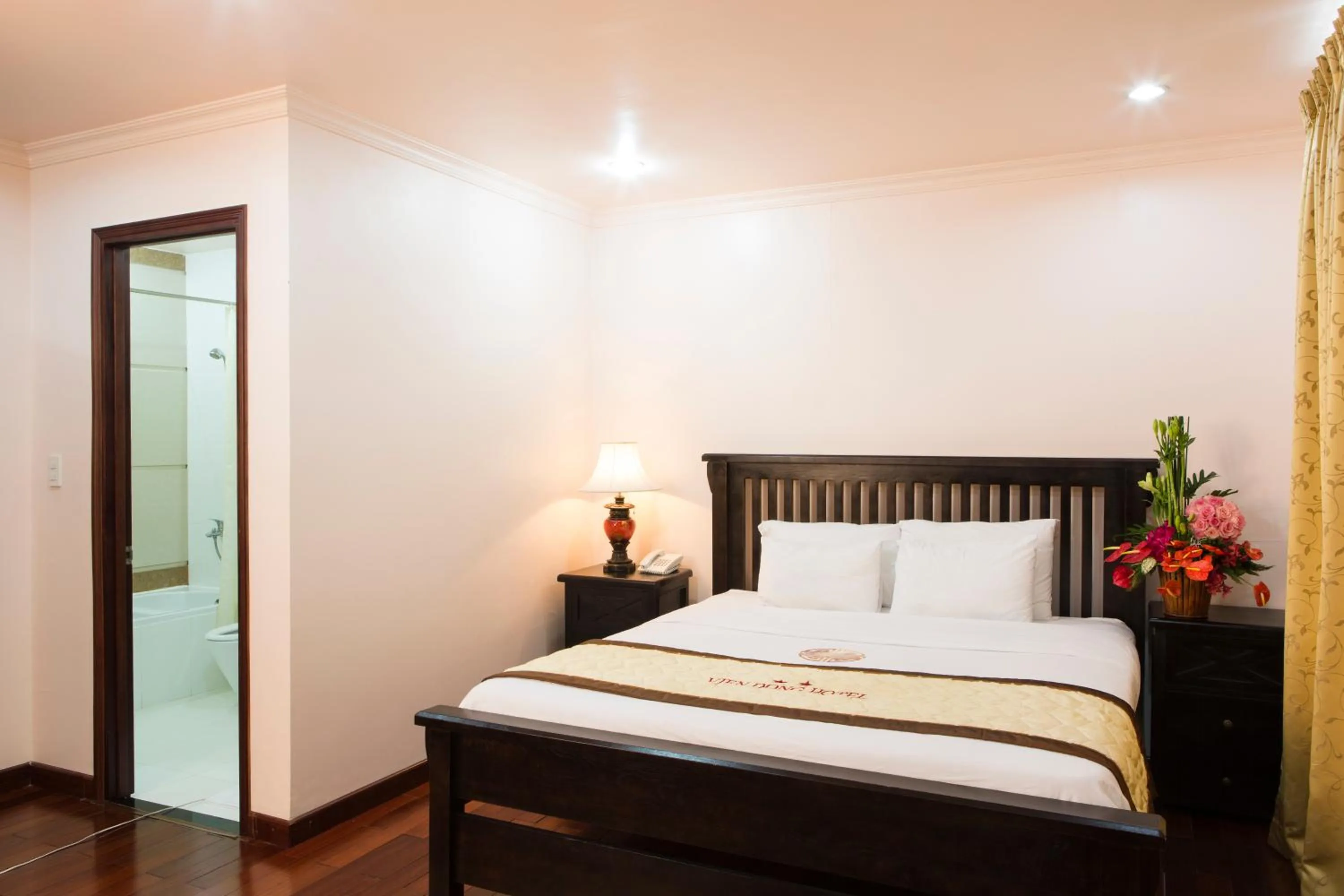 Bedroom, Bed in Vien Dong Hotel 3