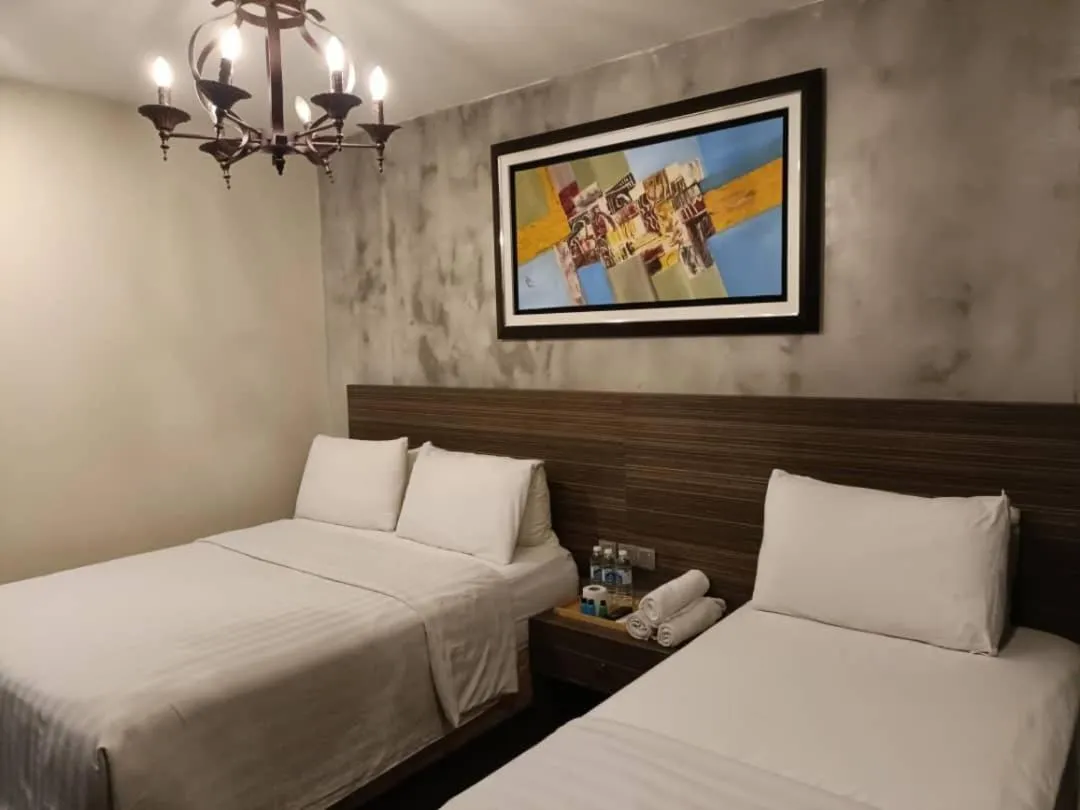 Bedroom, Bed in Raintree Boutique Hotel