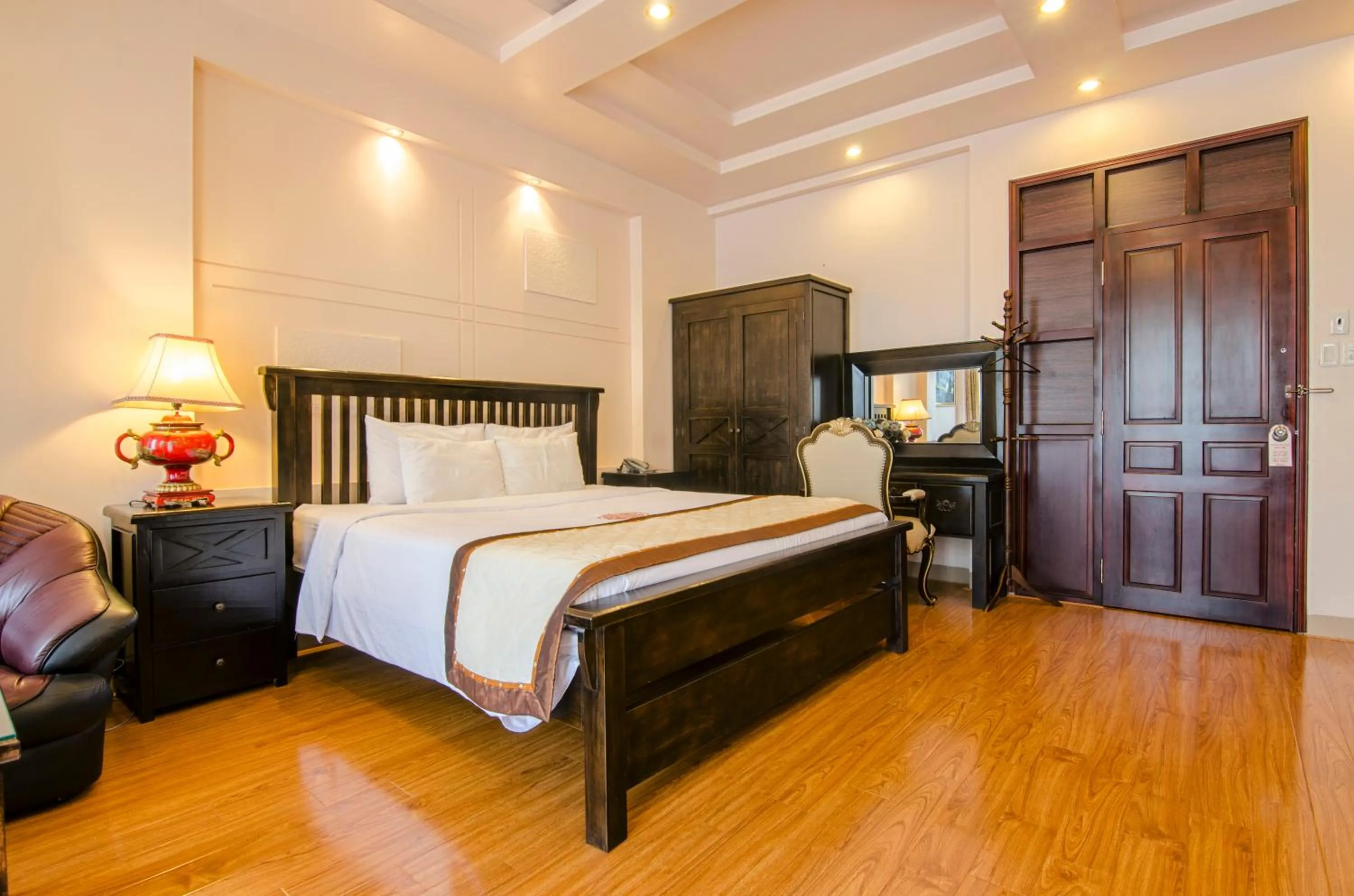 Bedroom, Bed in Vien Dong Hotel 2