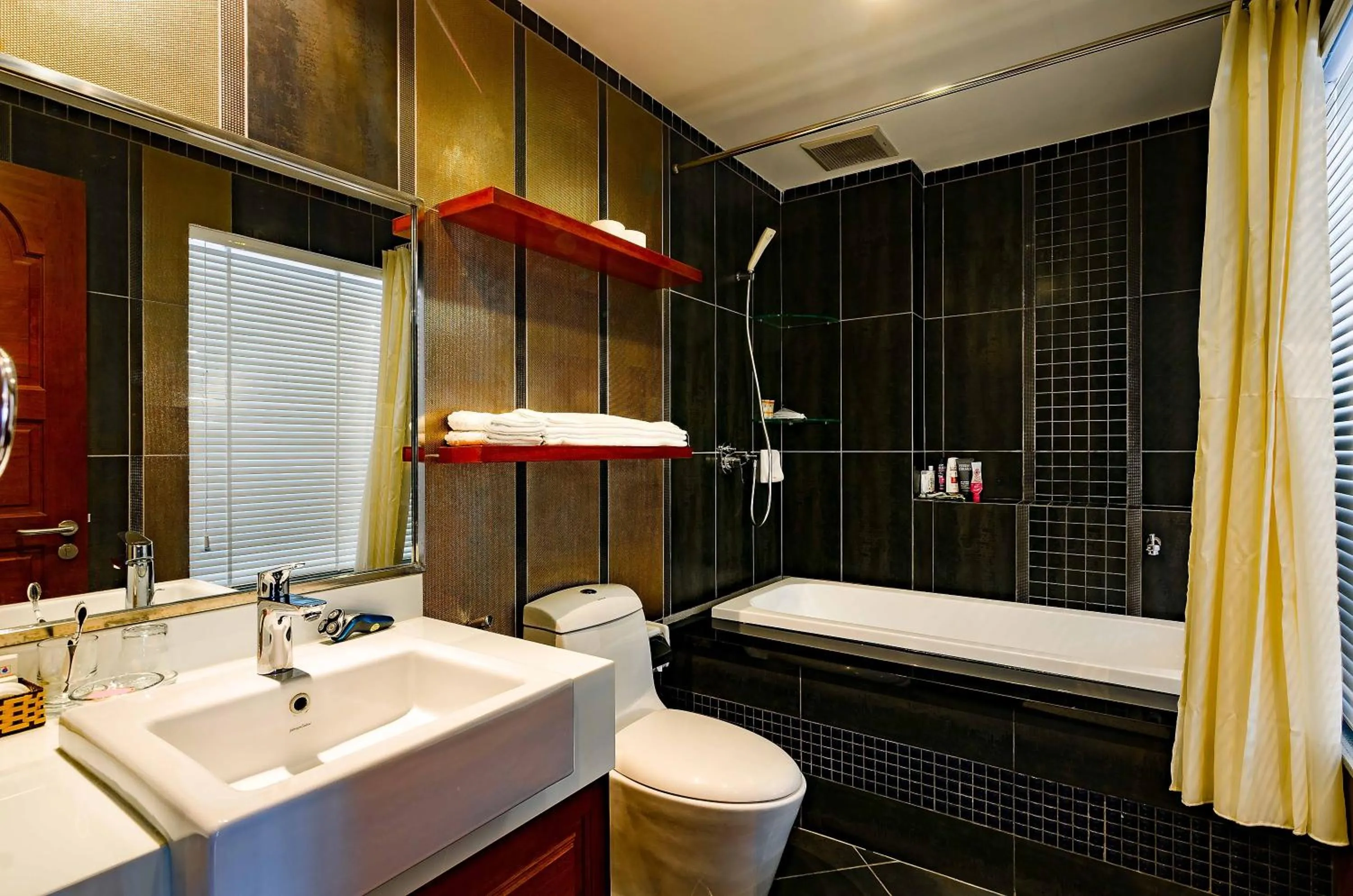 Bathroom in Vien Dong Hotel 2
