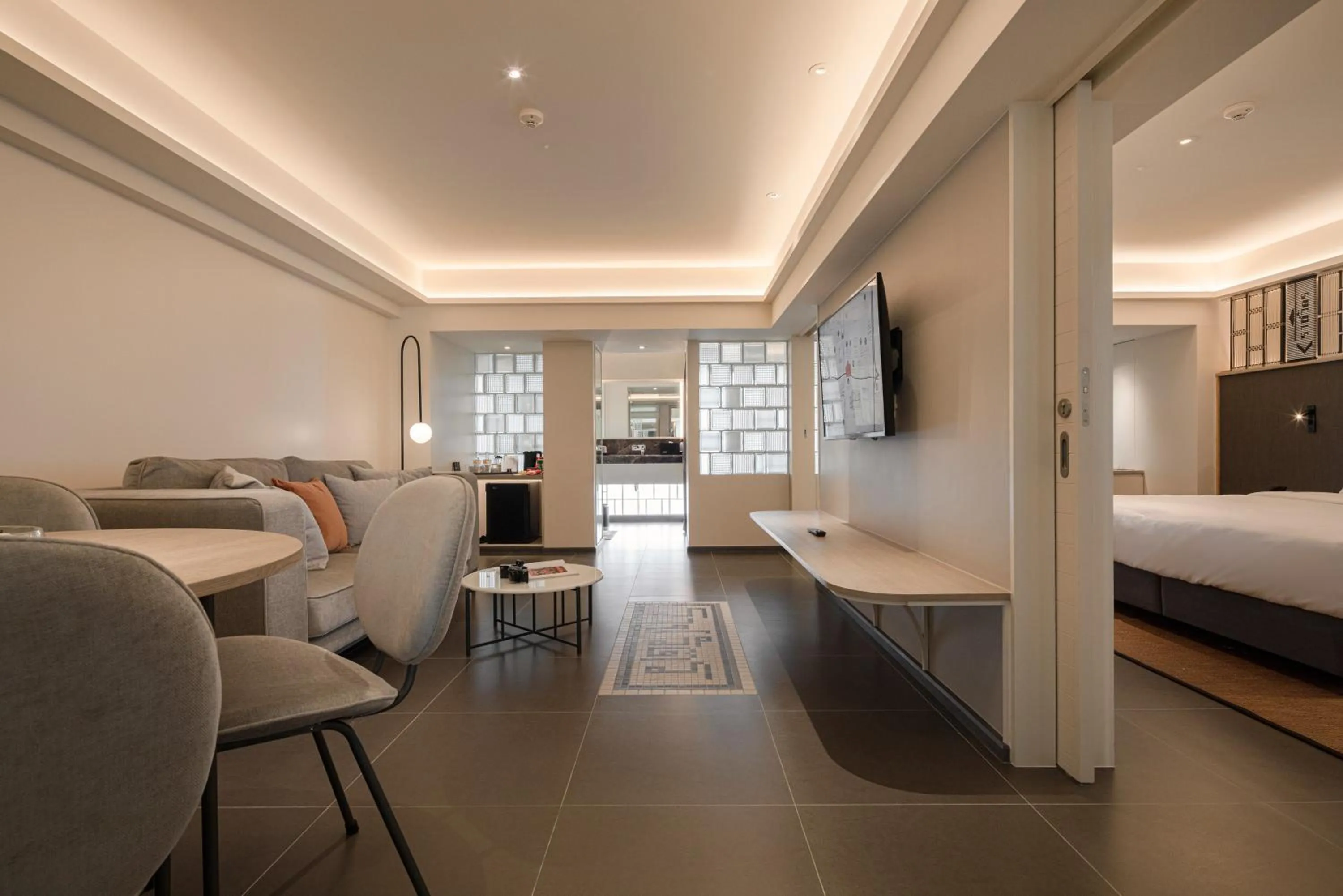 TV and multimedia, Bed in YANH Ratchawat Hotel