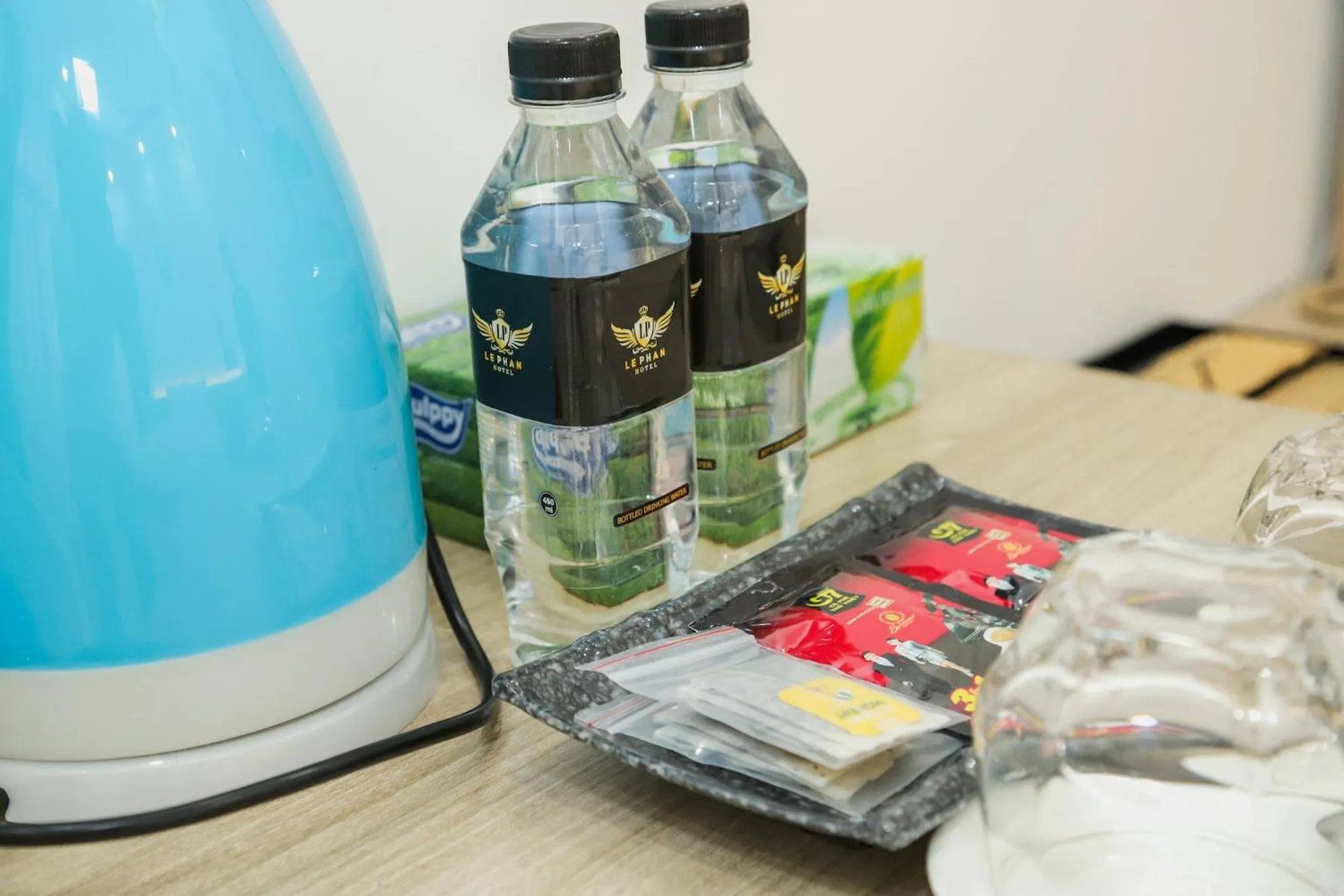 Coffee/tea facilities in Le Phan Hotel