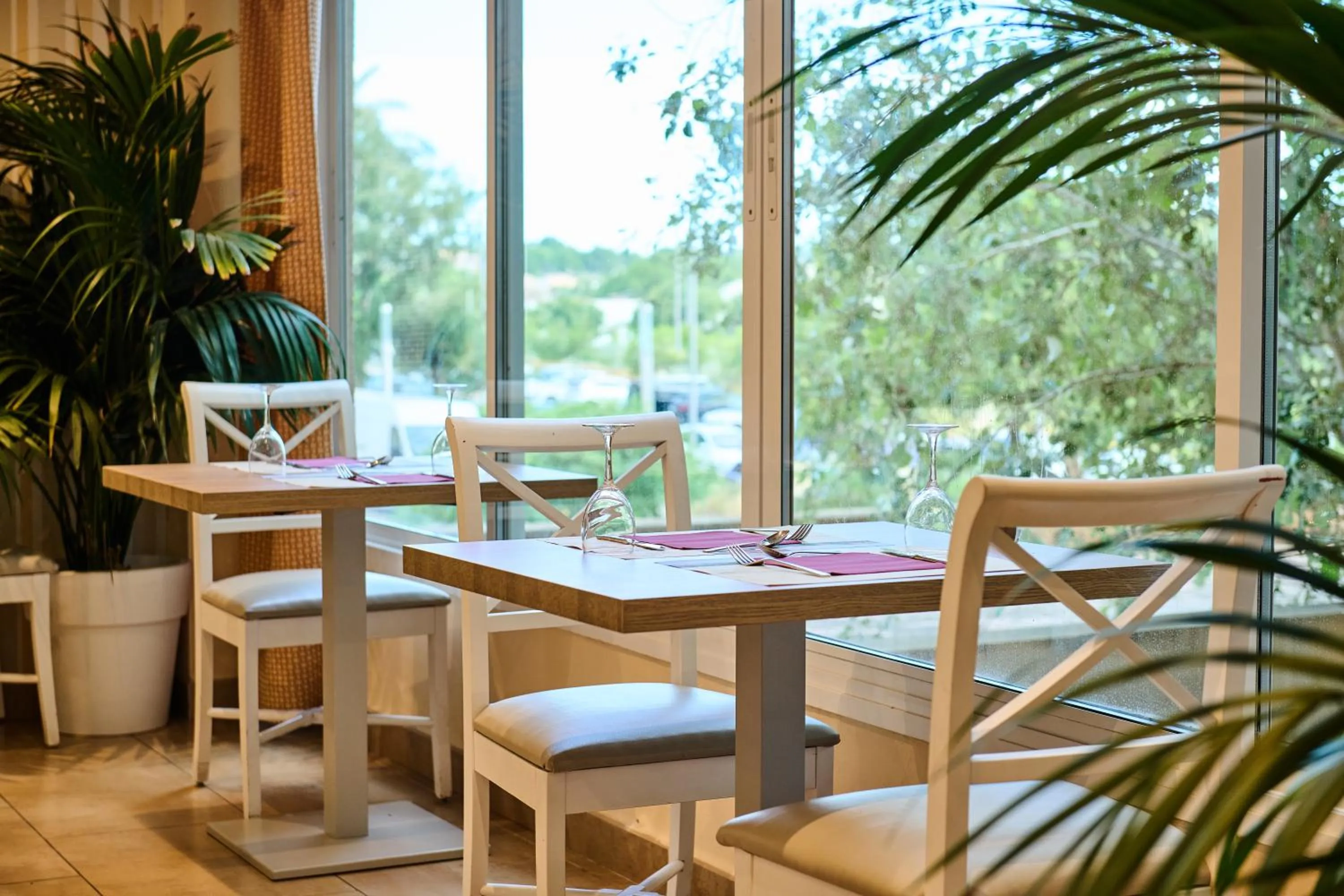 Restaurant/places to eat in Grupotel Orient