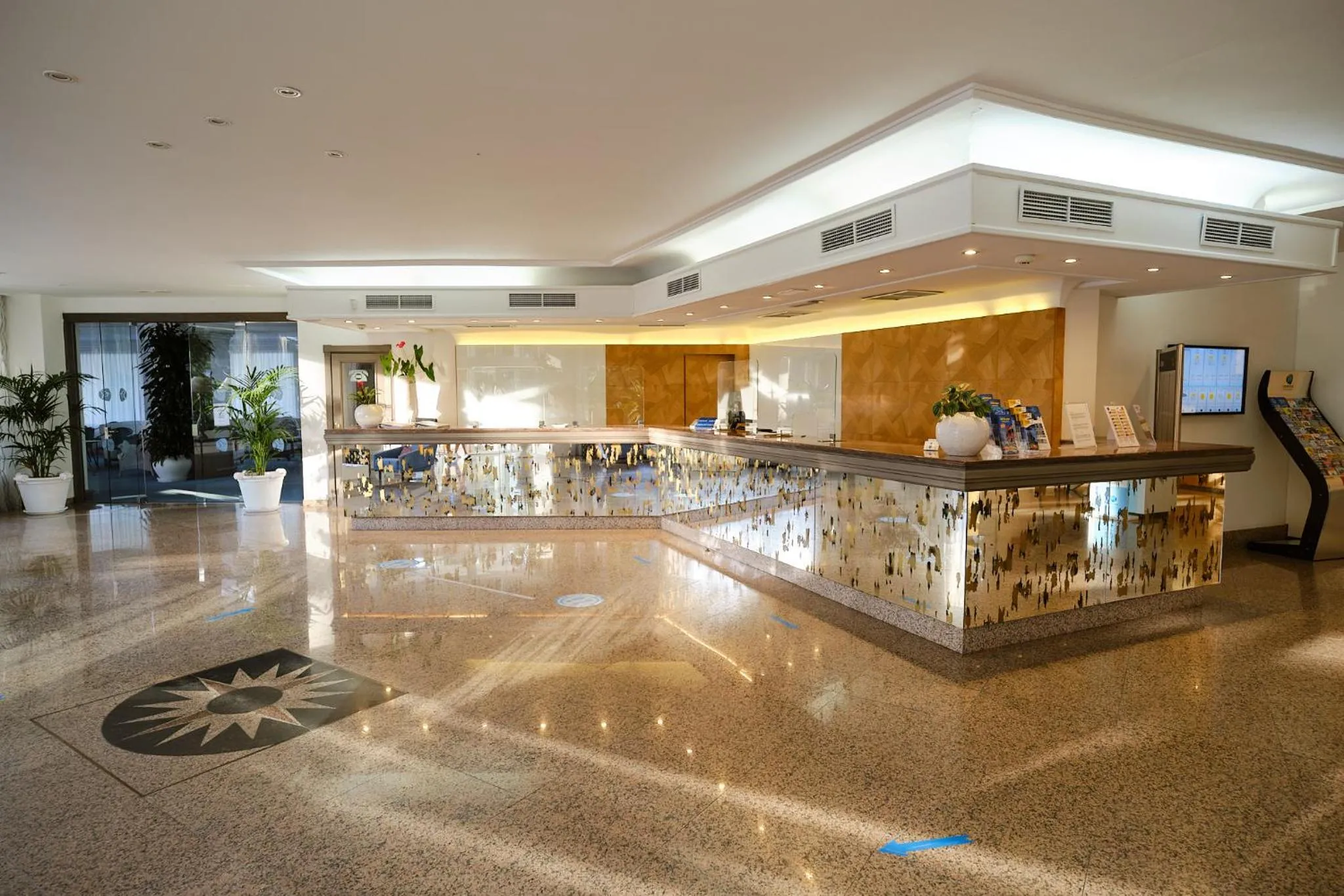 Lobby or reception in Grupotel Orient