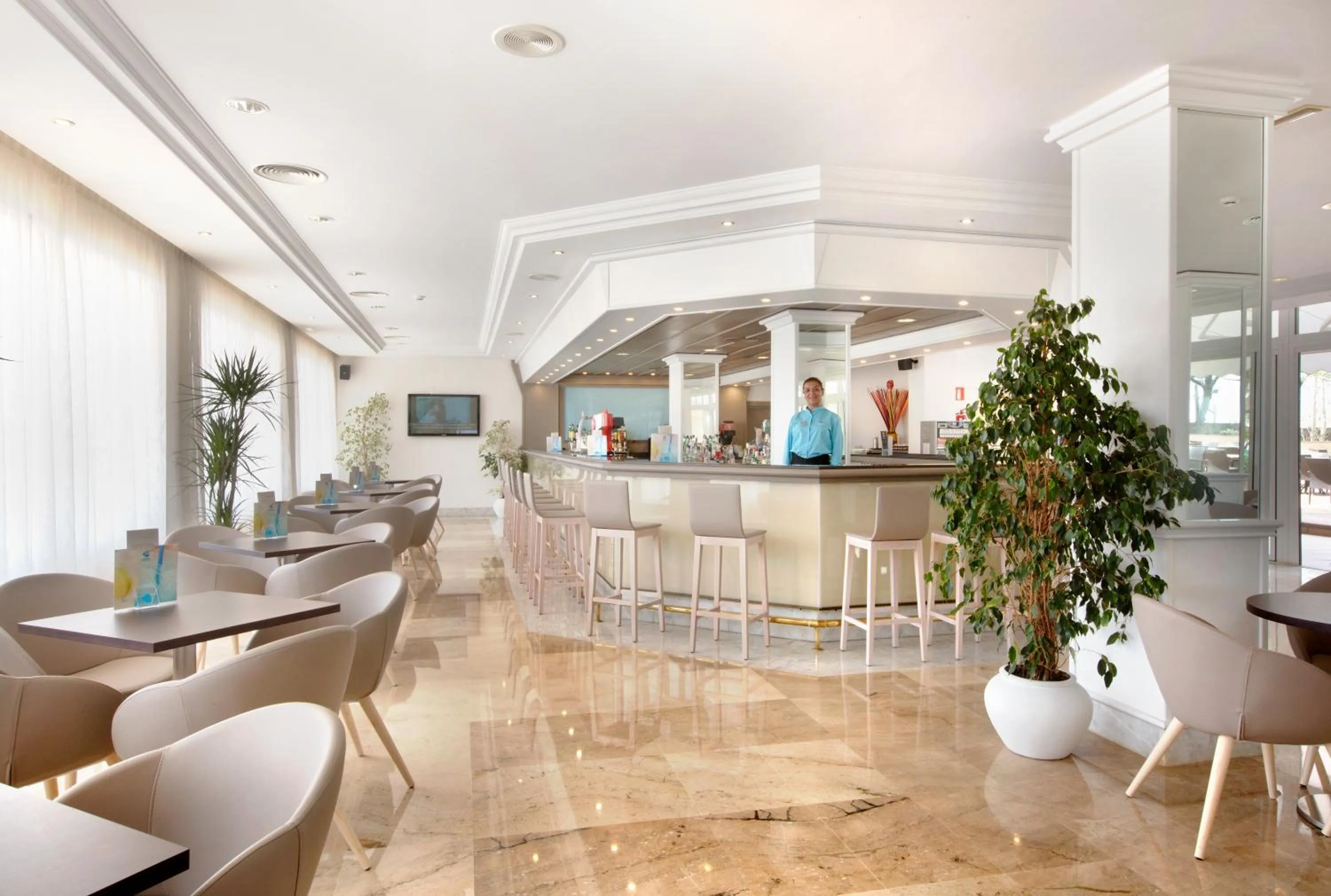 Lounge or bar in Grupotel Orient