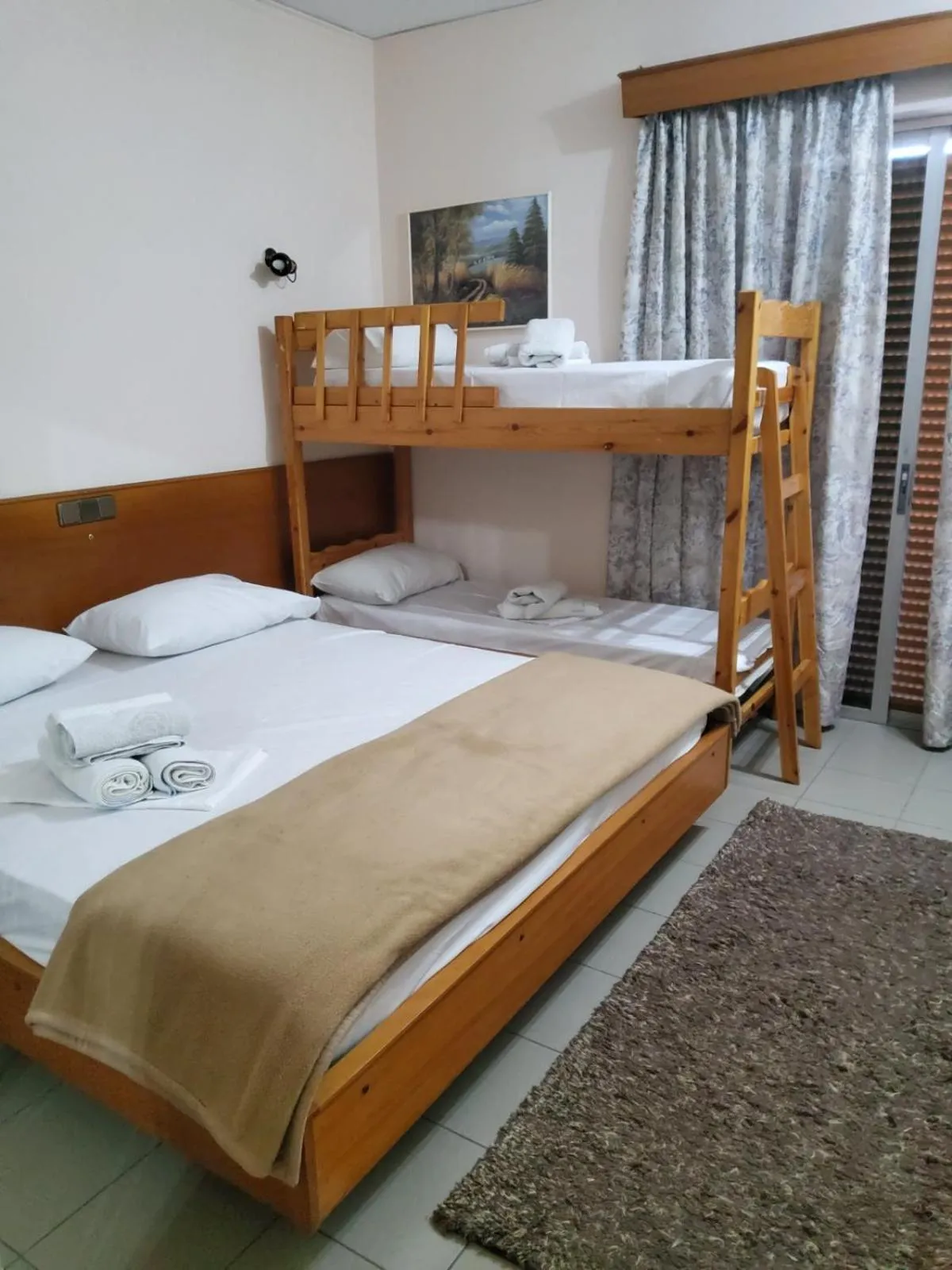 Bedroom, Bed in Tivoli