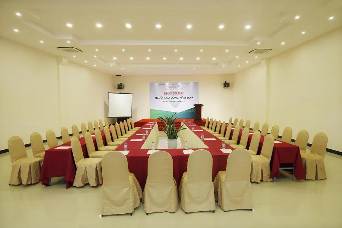 Bamboo Green Riverside Hotel