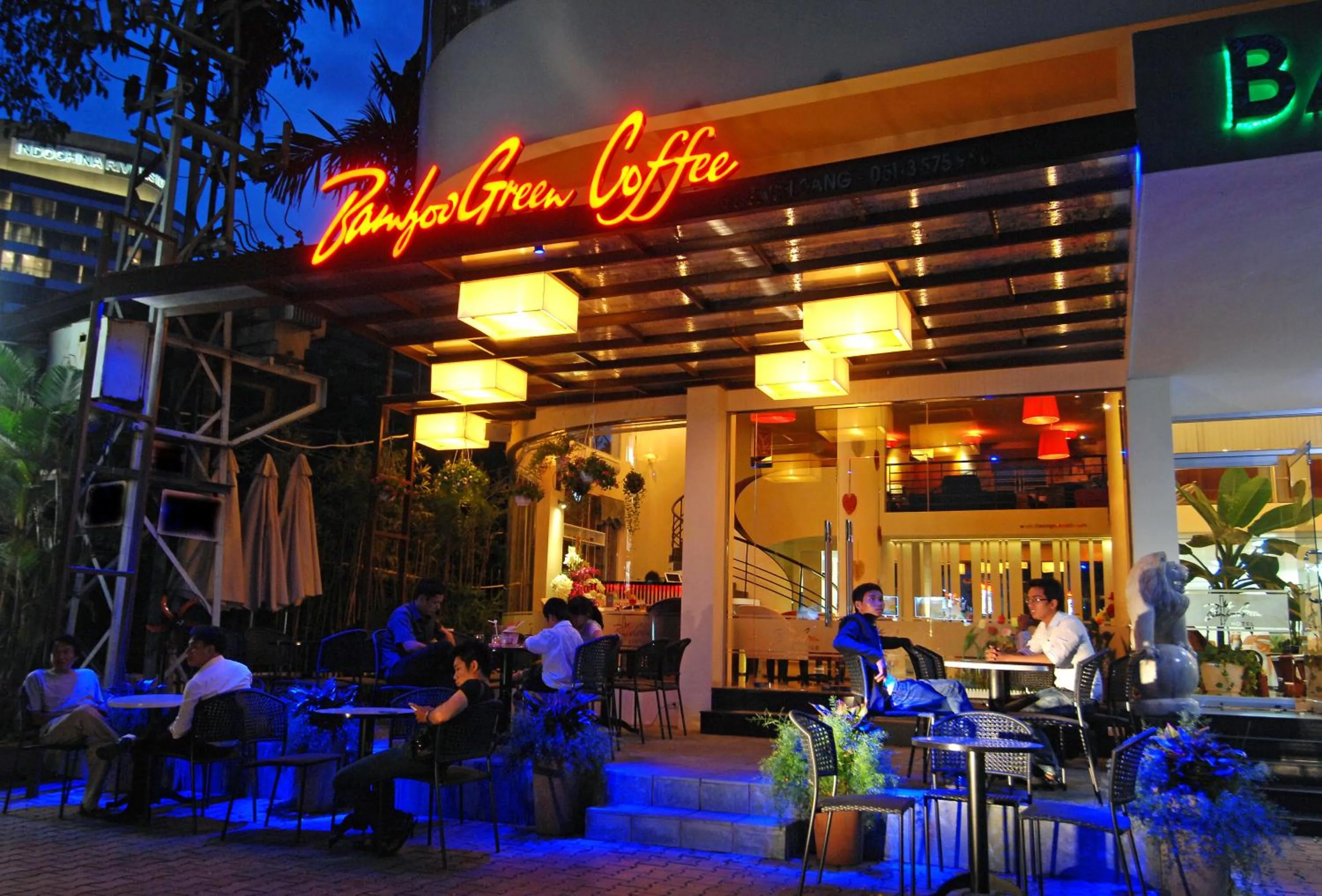 Restaurant/places to eat in Bamboo Green Riverside Hotel