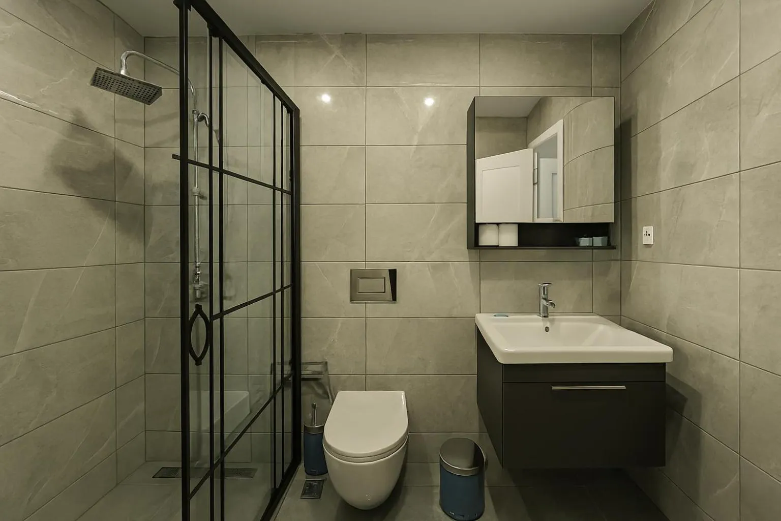 Shower in CALENBERG HOTEL