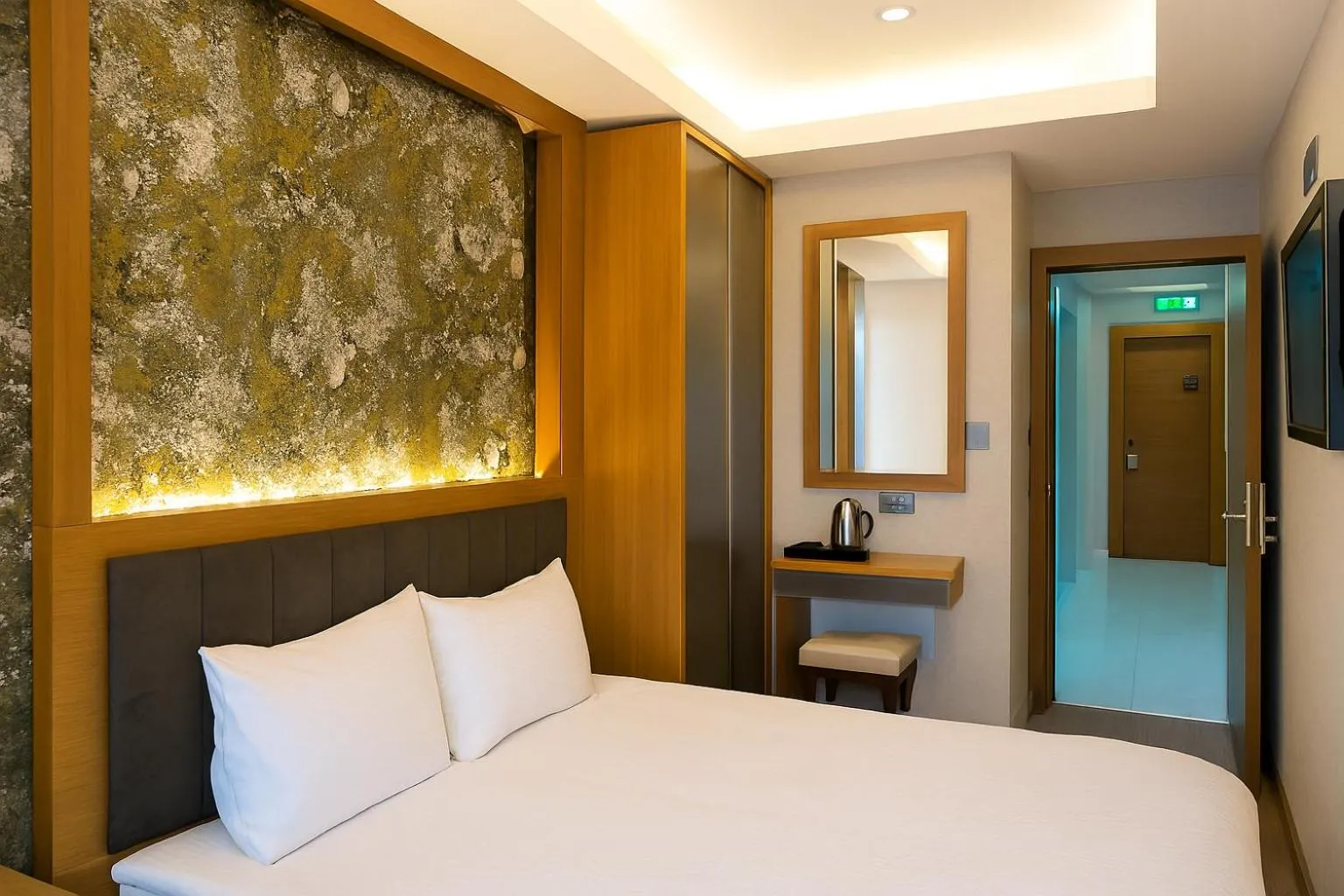 Bed in CALENBERG HOTEL