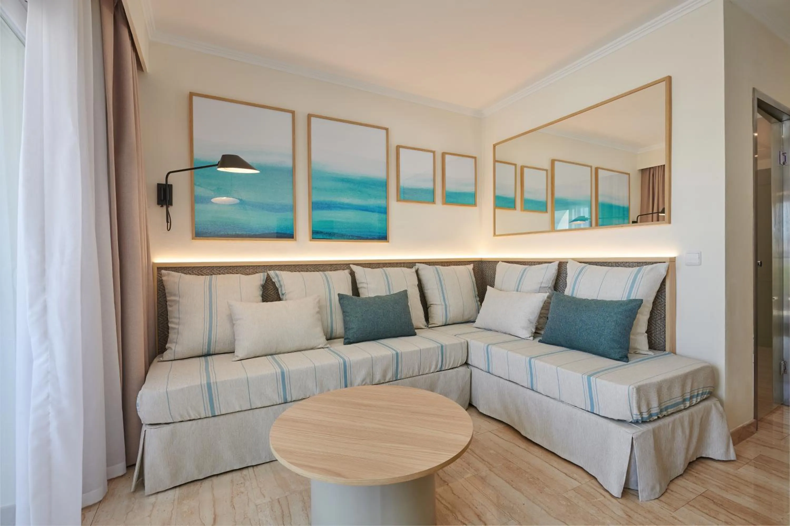 Living room in Grupotel Mar de Menorca