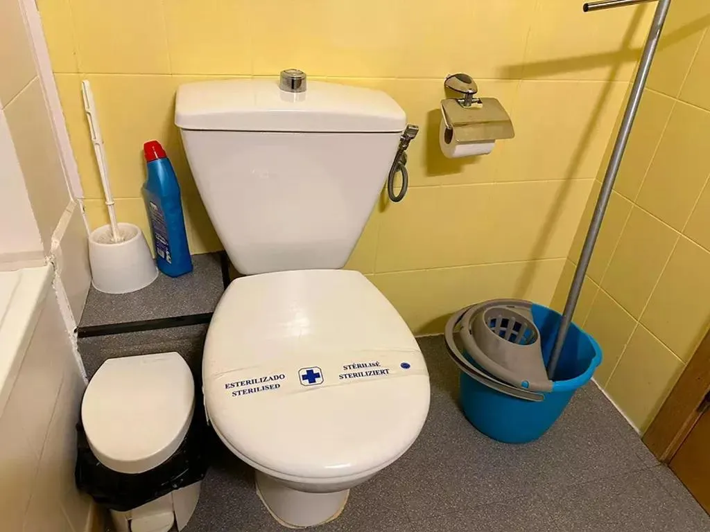 Bathroom in Apartamentos Solaris 3000