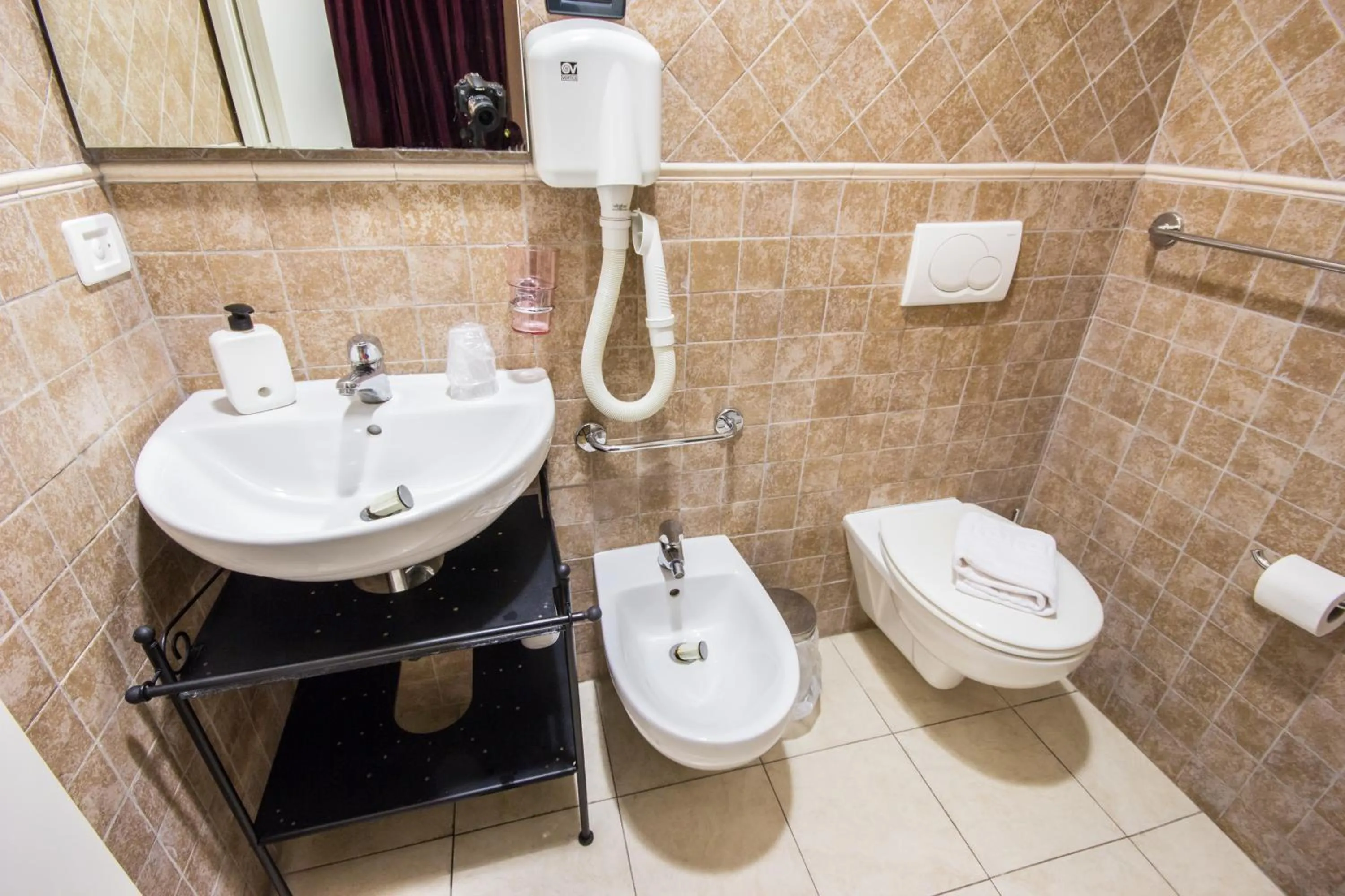 Toilet in Affittacamere The Tramp