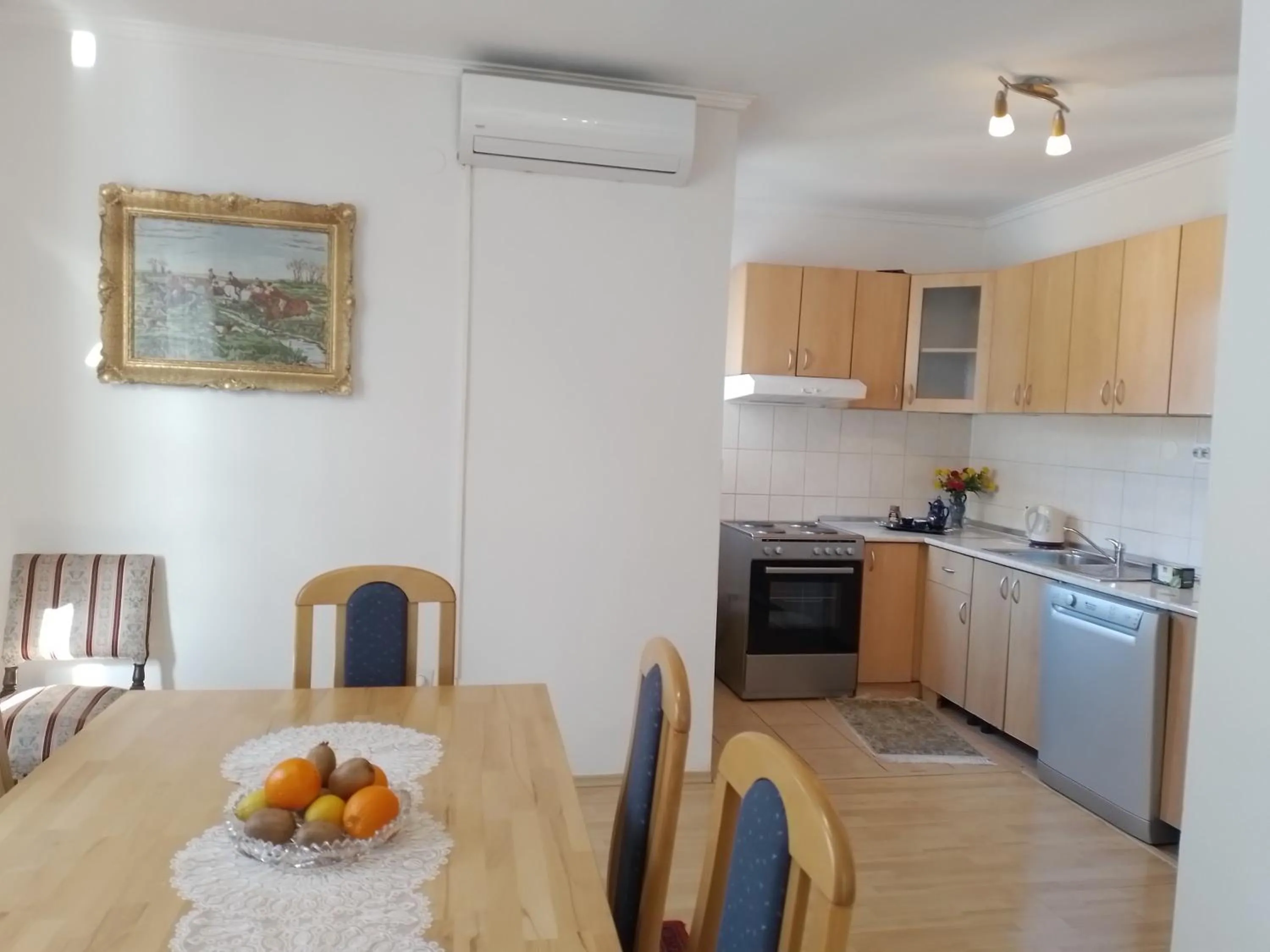 Dining area in Guesthouse Sanja - Apartments 212