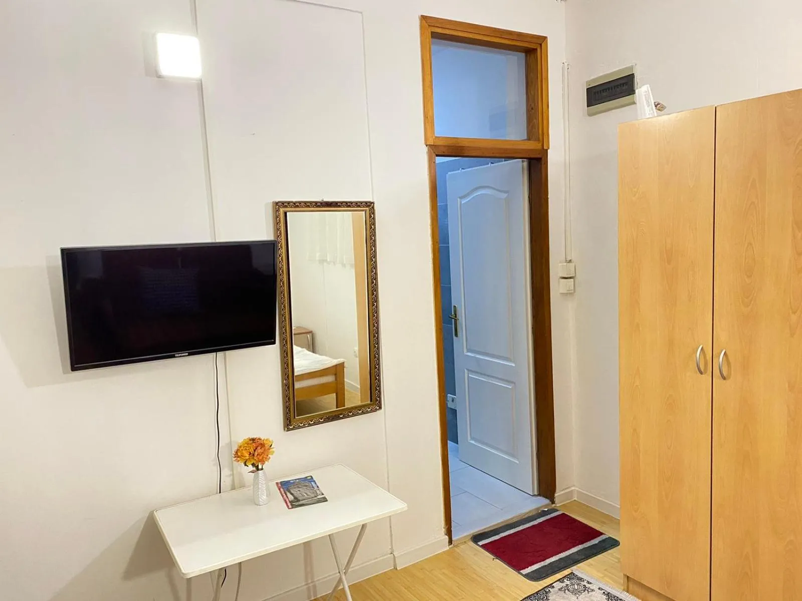 TV and multimedia in Guesthouse Sanja - Apartments 212