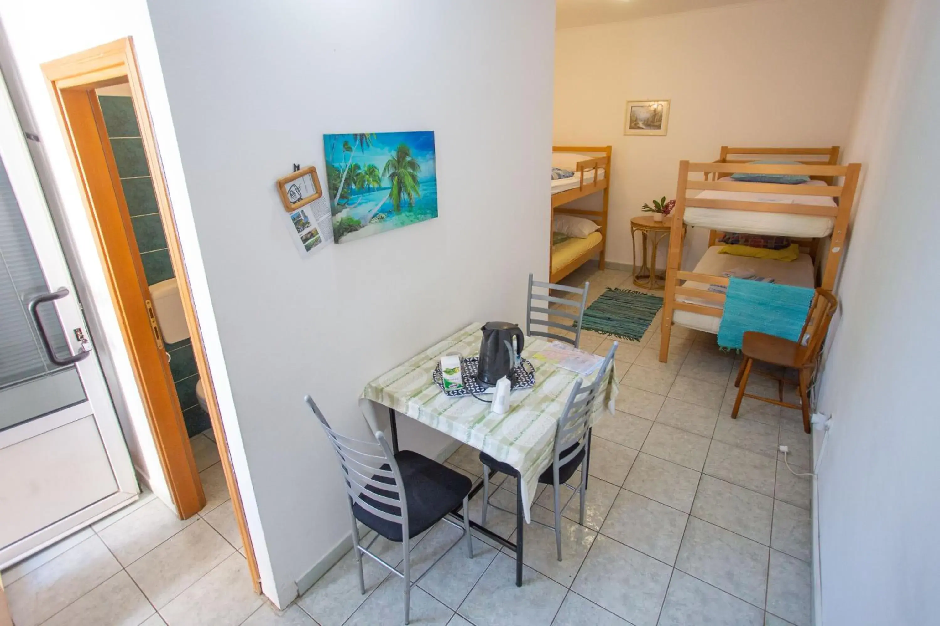 Quadruple Room in Guesthouse Sanja - Apartments 212 Quadruple Room in Guesthouse Sanja - Apartments 212