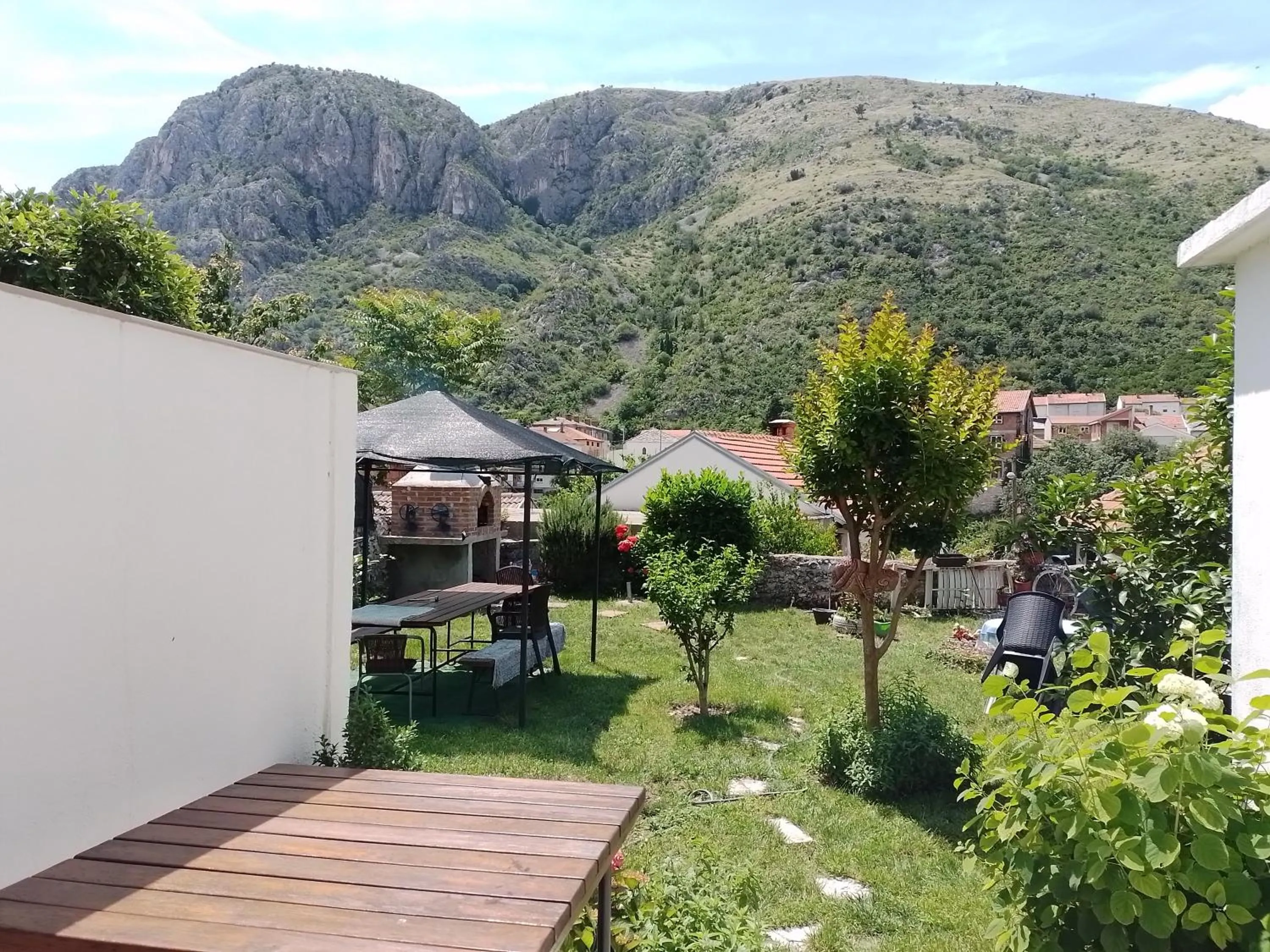 Garden in Guesthouse Sanja - Apartments 212