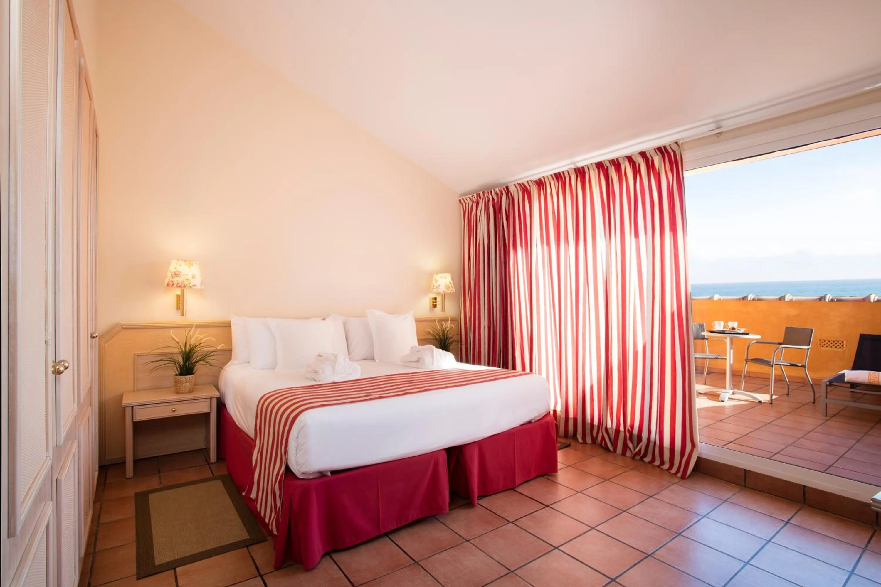 Bed in Luna Club Hotel Yoga & Spa 4Sup