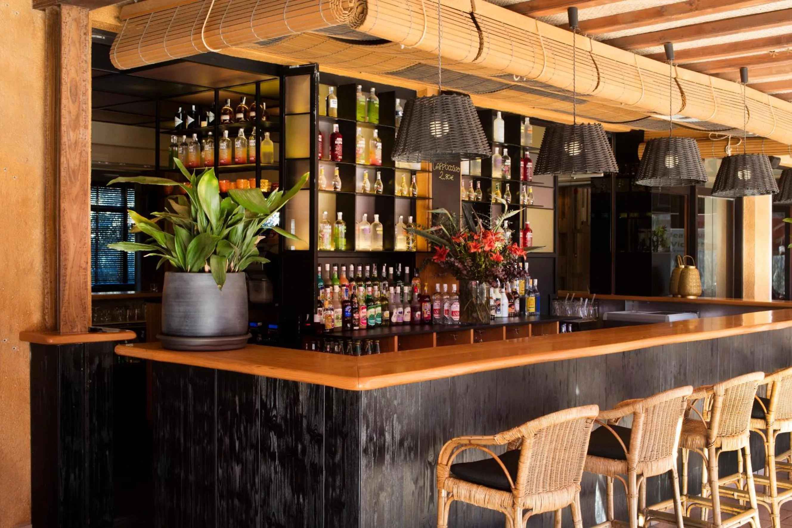 Lounge or bar in Luna Club Hotel Yoga & Spa 4Sup