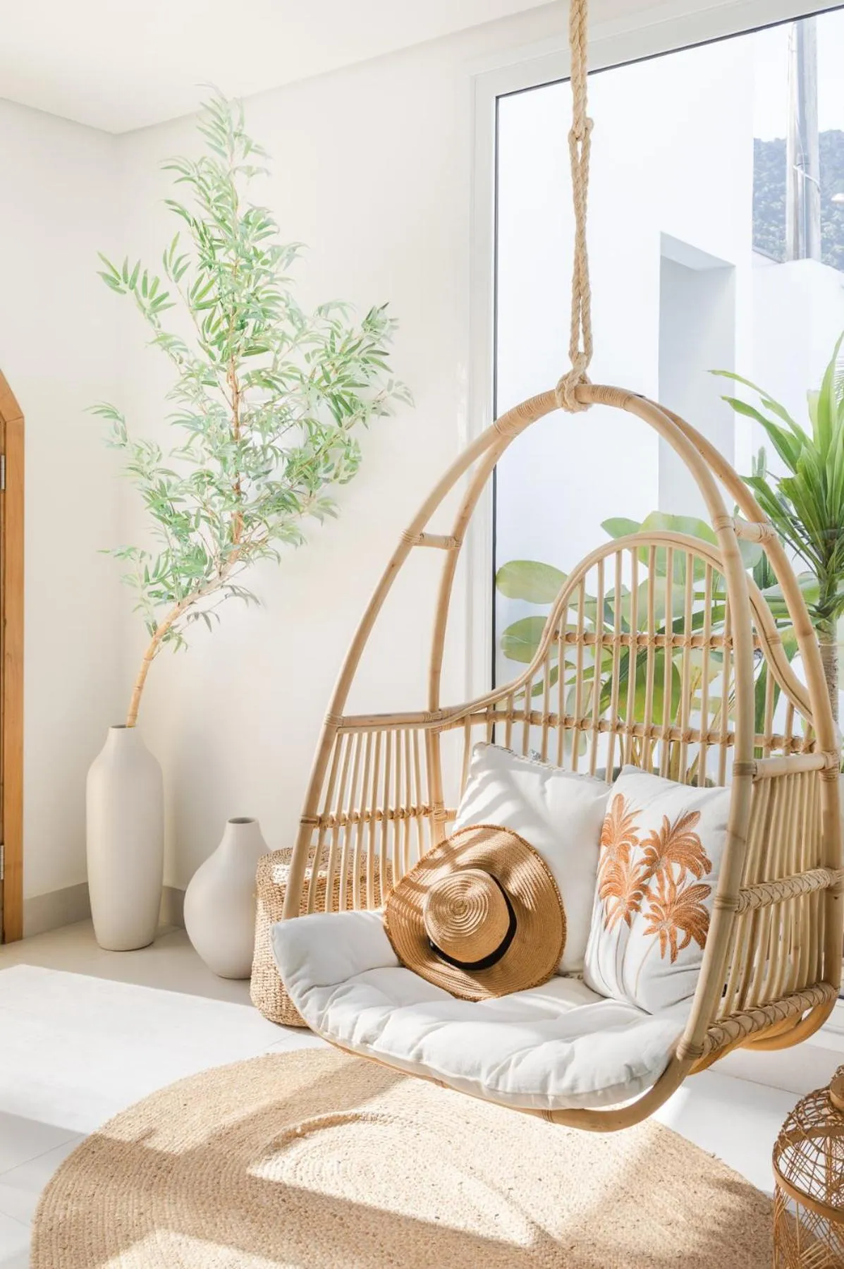 Seating area, Bed in Olisa Hotel Boutique