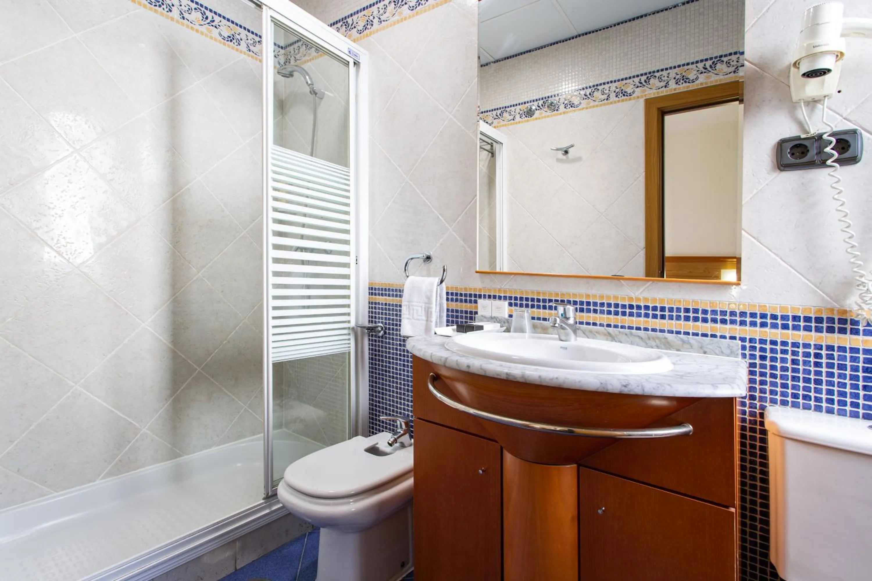 Bathroom in Negresco Gran Via
