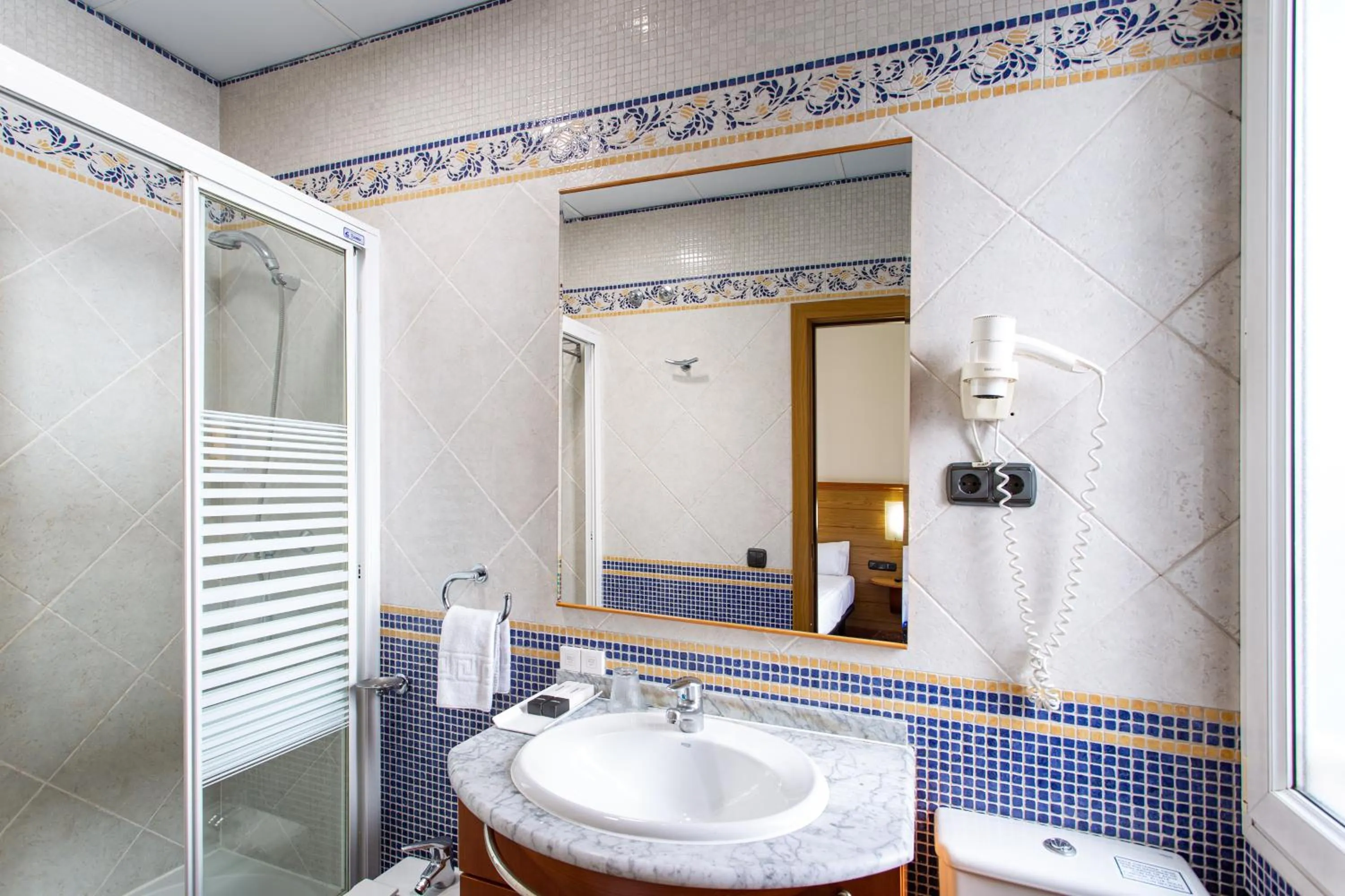 Bathroom in Negresco Gran Via