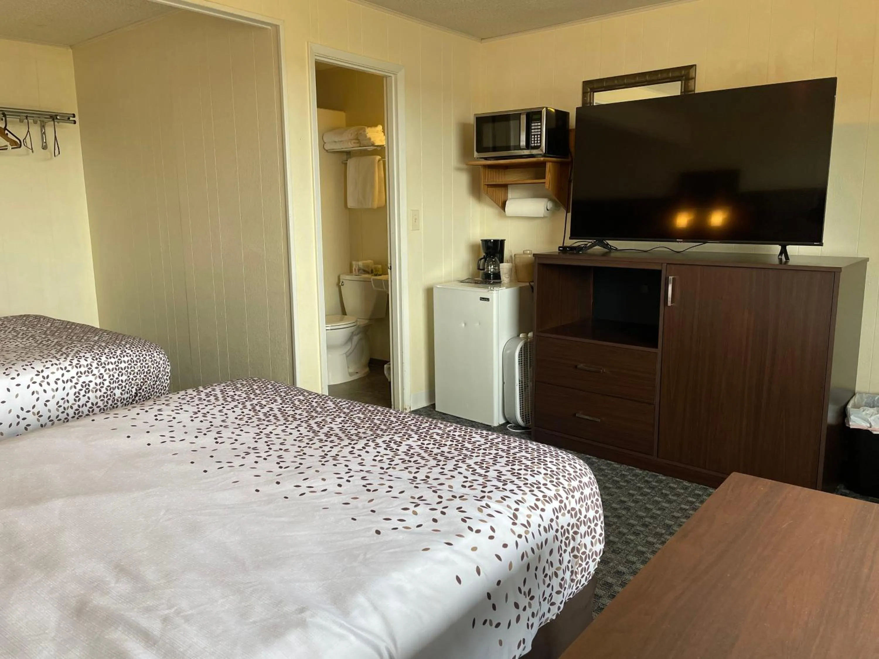 Bed in Holiday Motel