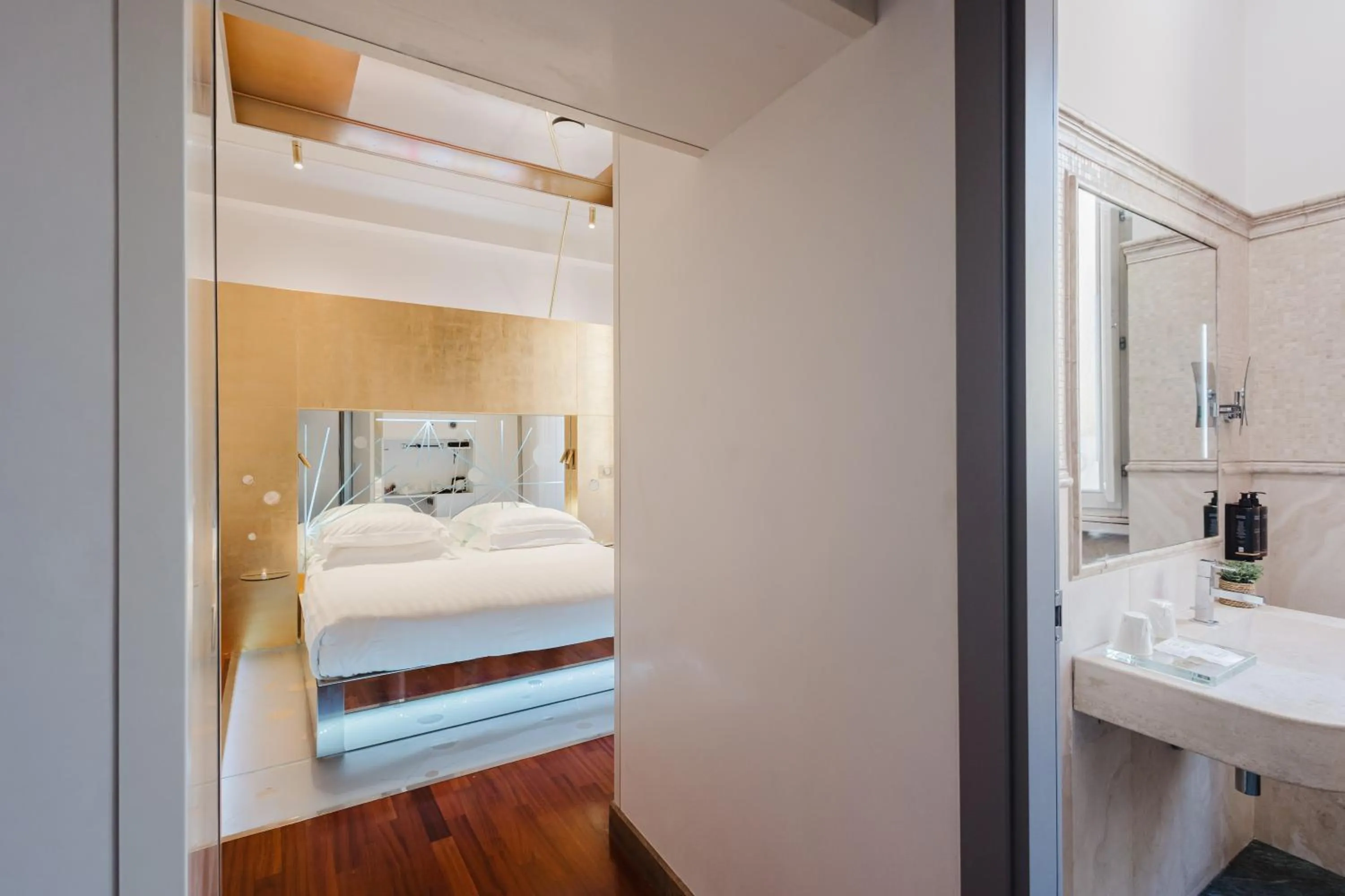 Bed in Hotel Trecento