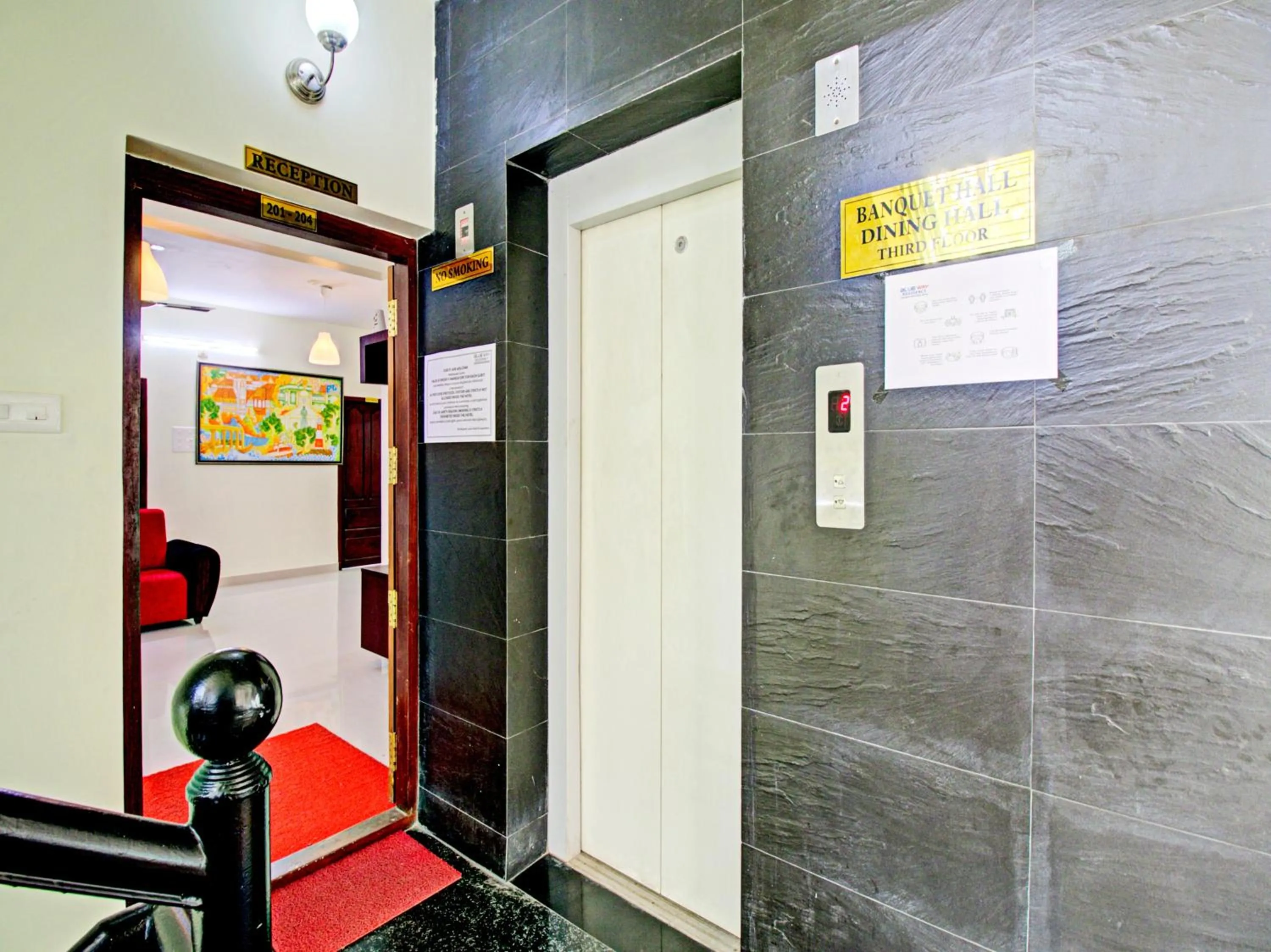 elevator in BLUEWAY RESIDENCY BUSINESS BOUTIQUE HOTEL