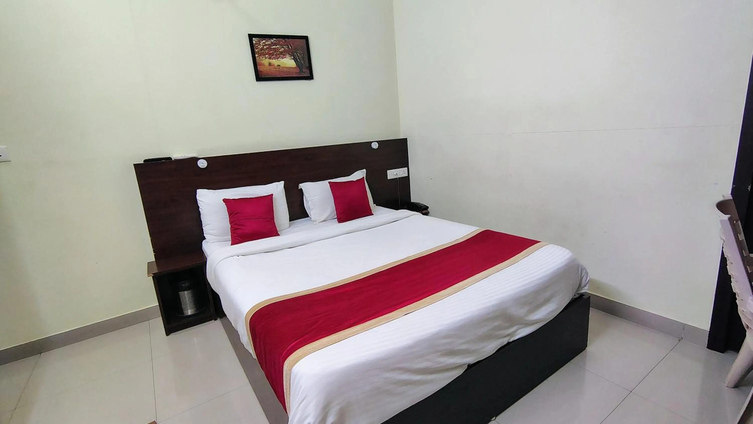 Bedroom, Bed in BLUEWAY RESIDENCY BUSINESS BOUTIQUE HOTEL