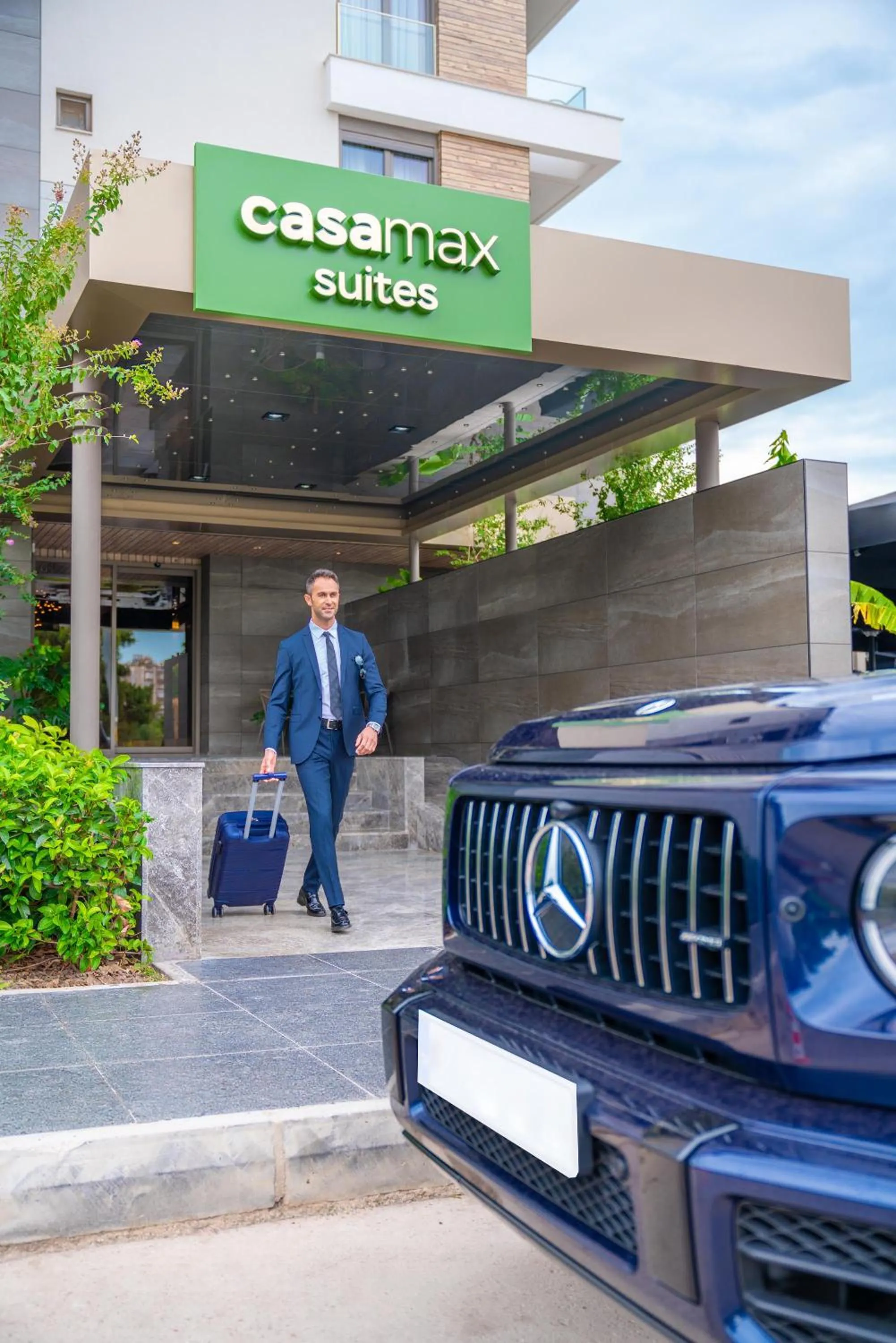 People in Casamax Suites