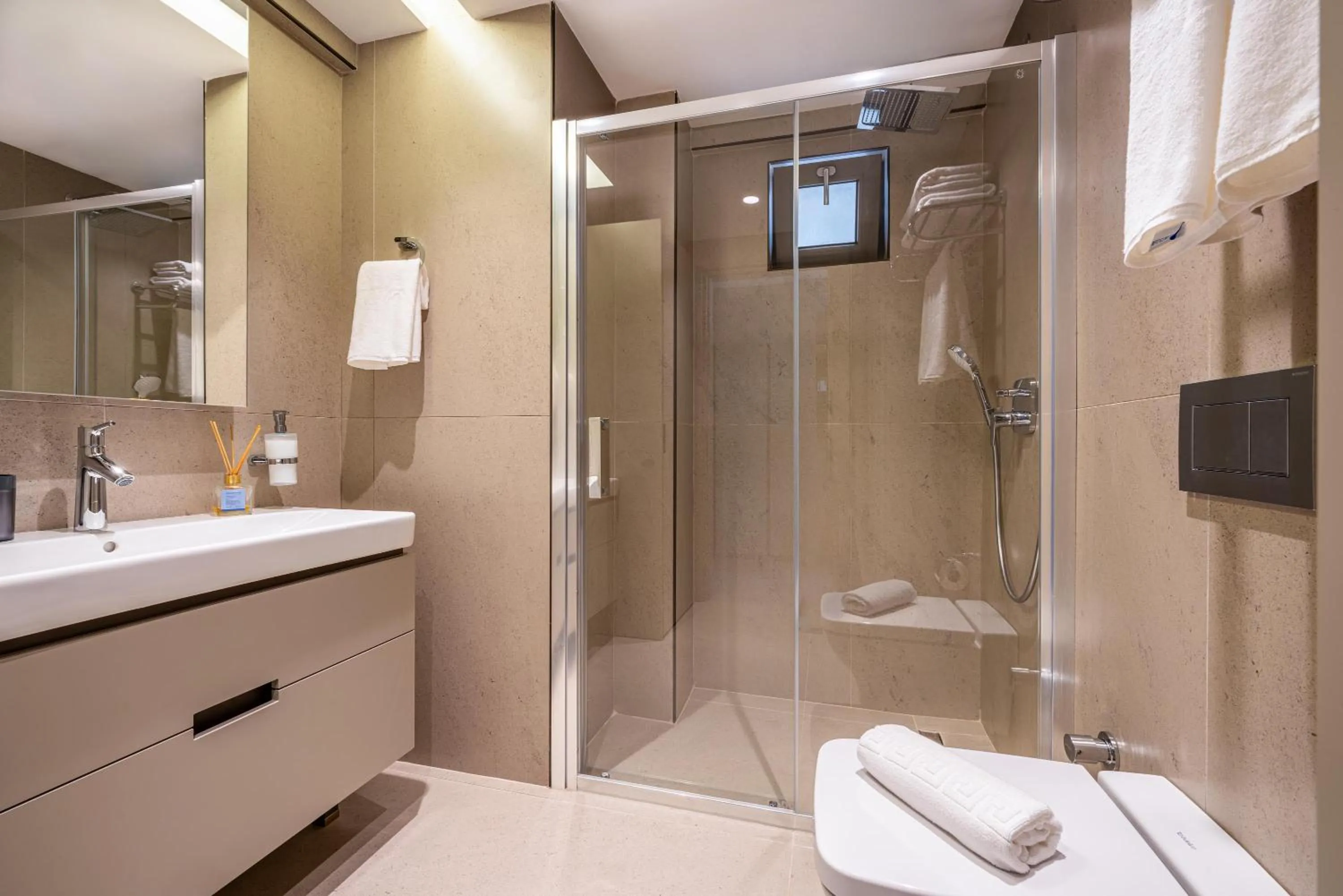 Shower in Casamax Suites