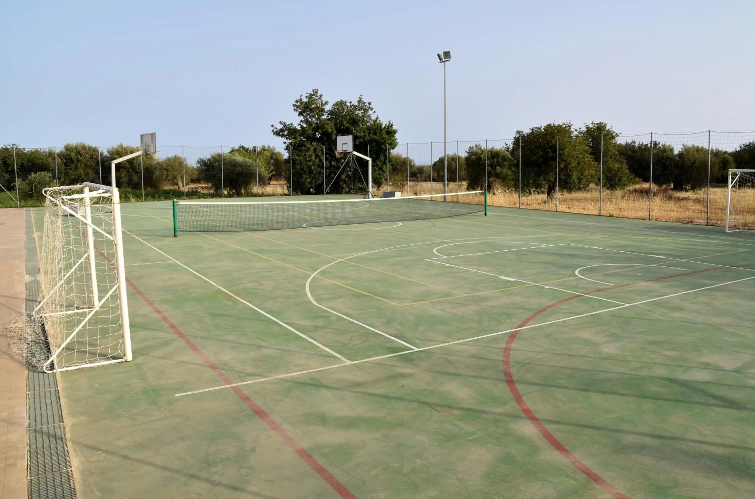 Tennis court in Kikki Village