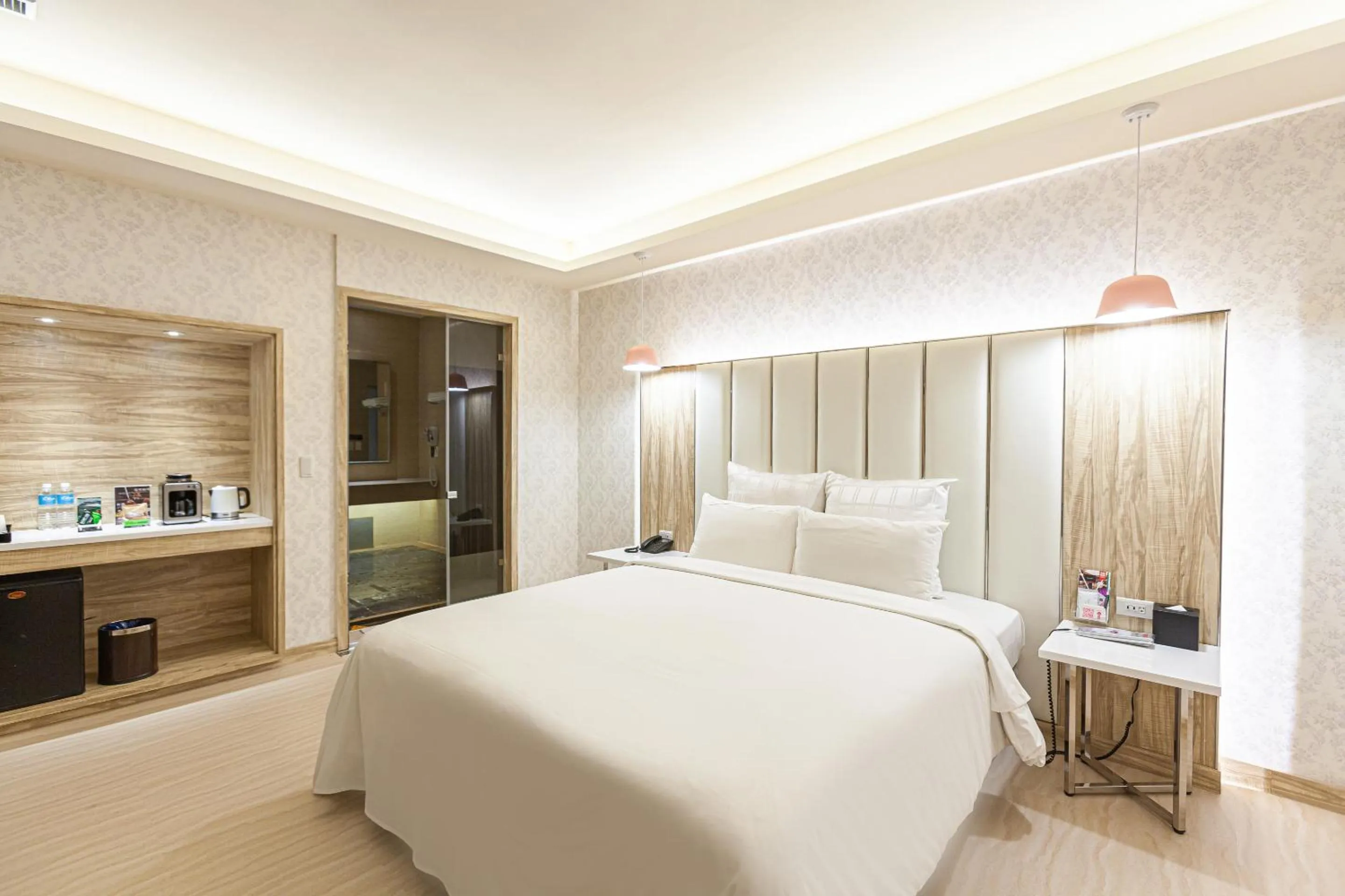 Bed in Six Star Motel-Zhongli