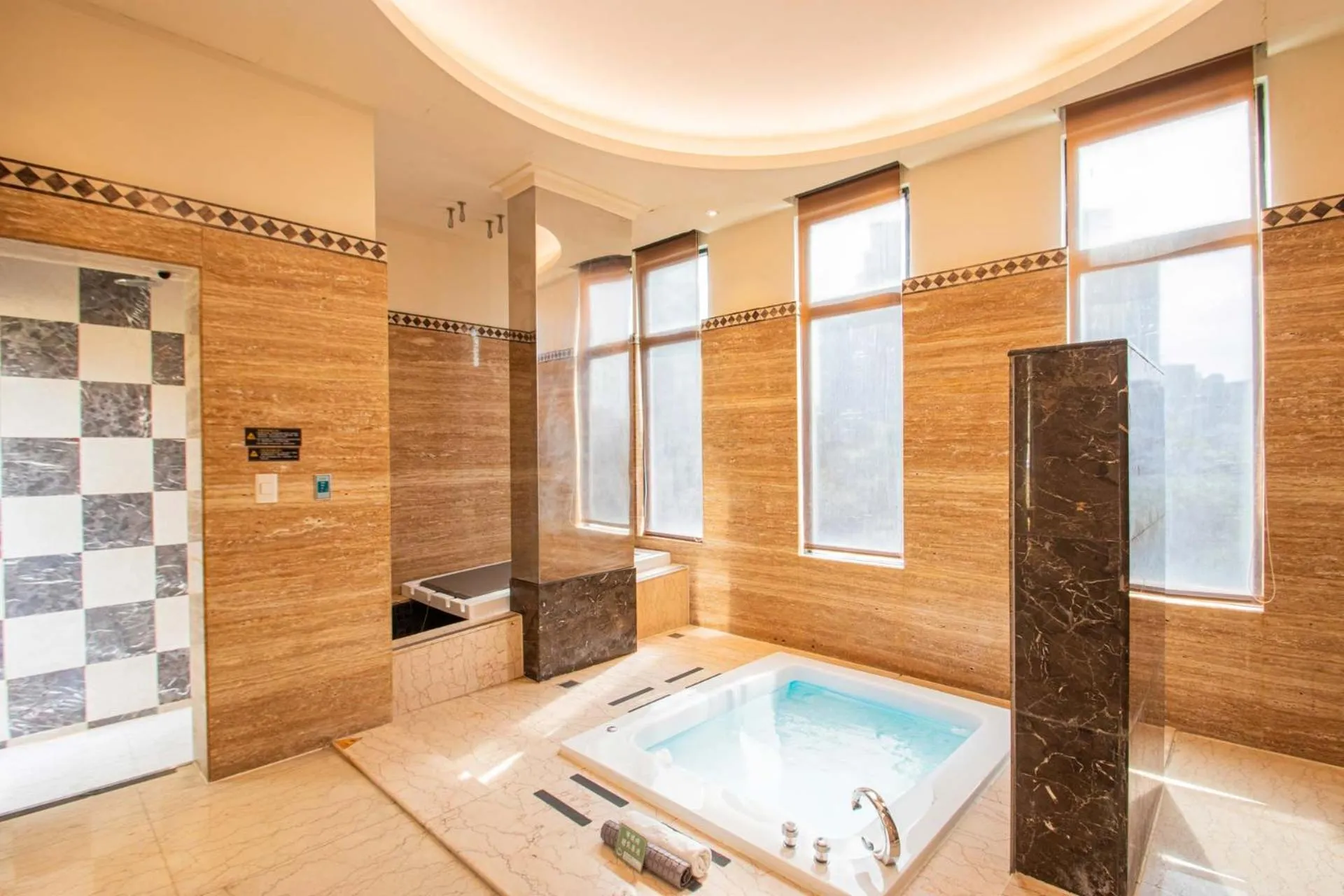 Bathroom in Six Star Motel-Zhongli